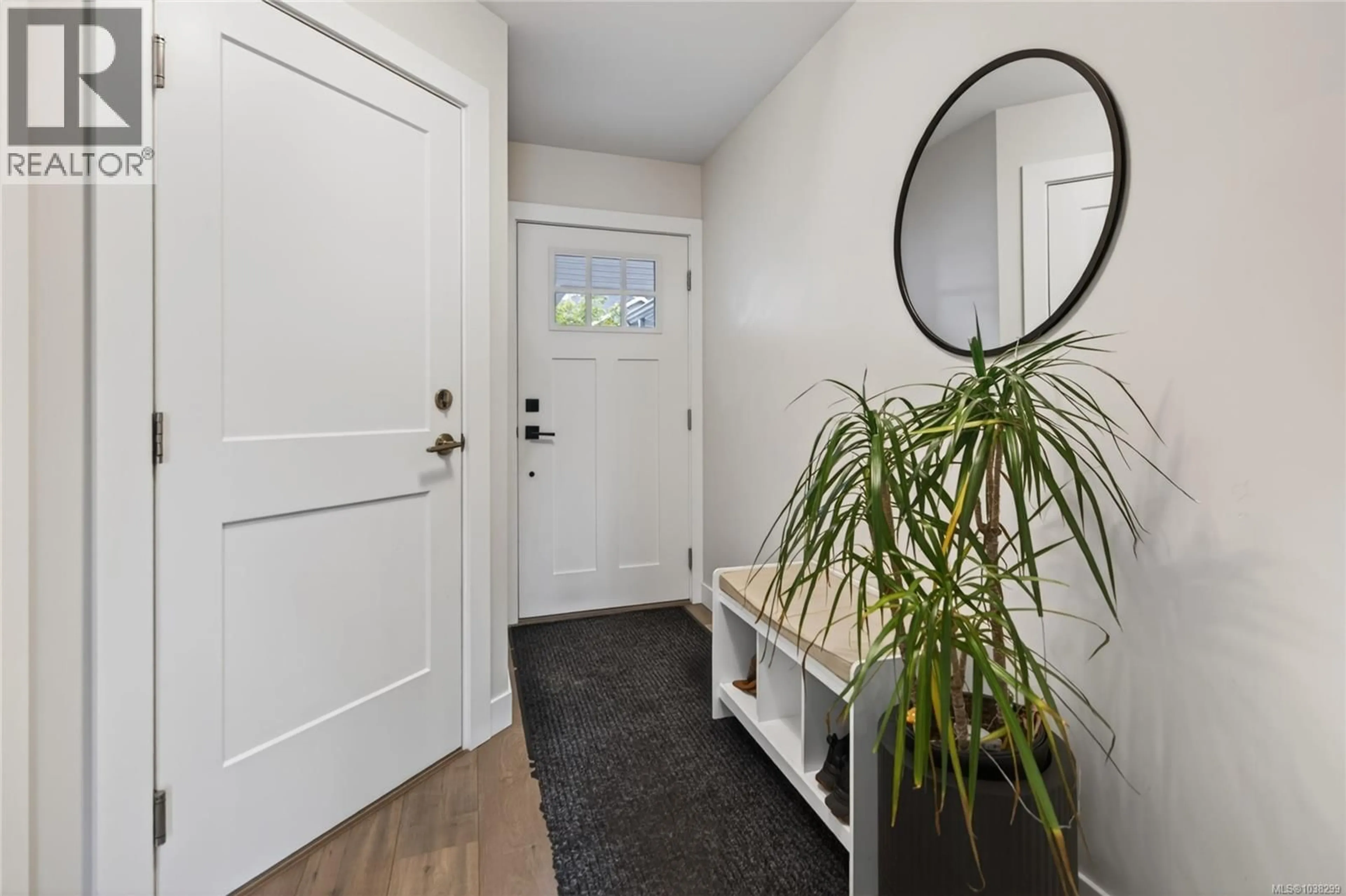 Indoor entryway for 117 - 2485 IDIENS WAY, Courtenay British Columbia V9N9J4