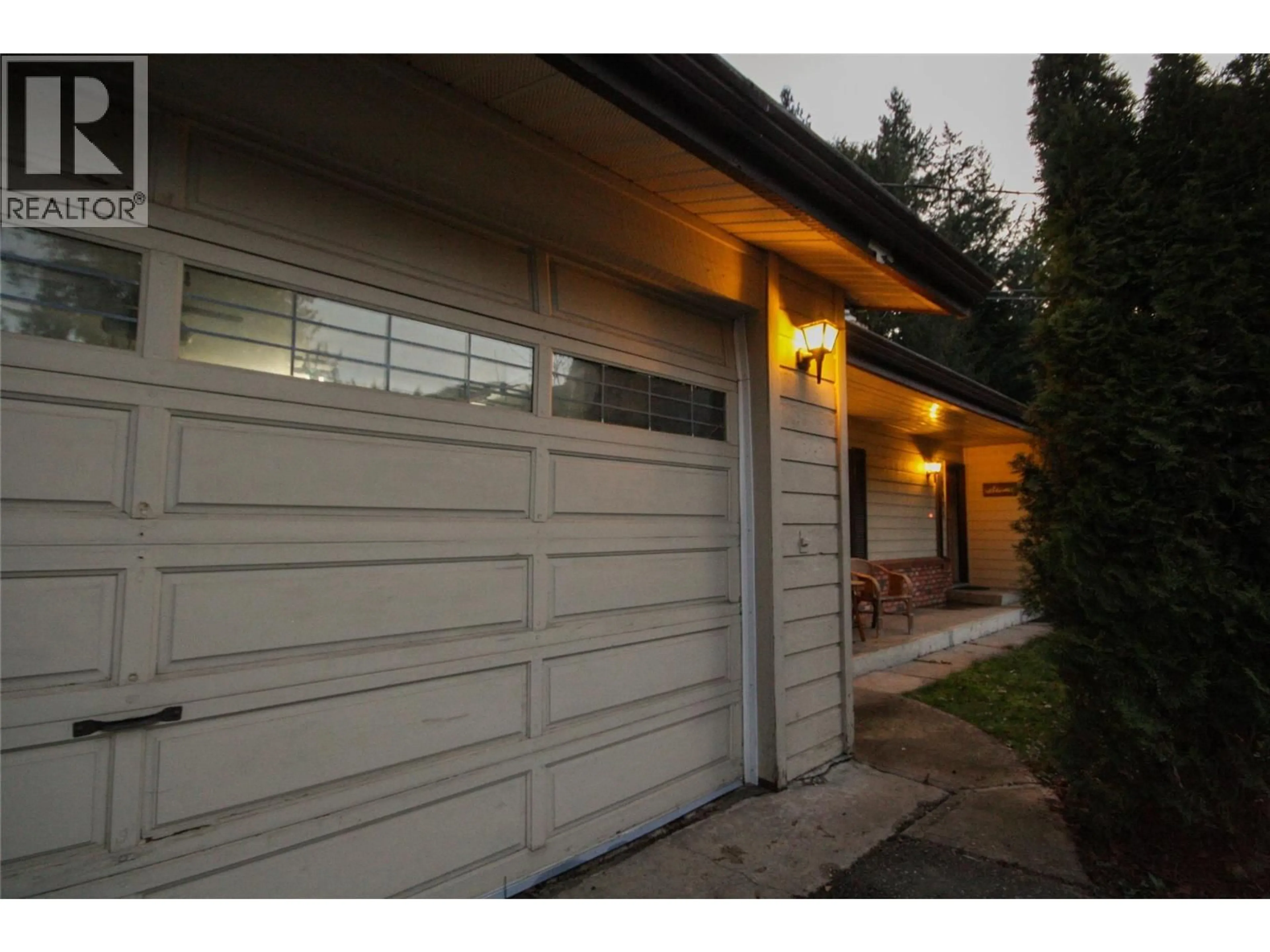 Indoor garage for 1402 AMHURST ROAD, Sicamous British Columbia V0E2V0