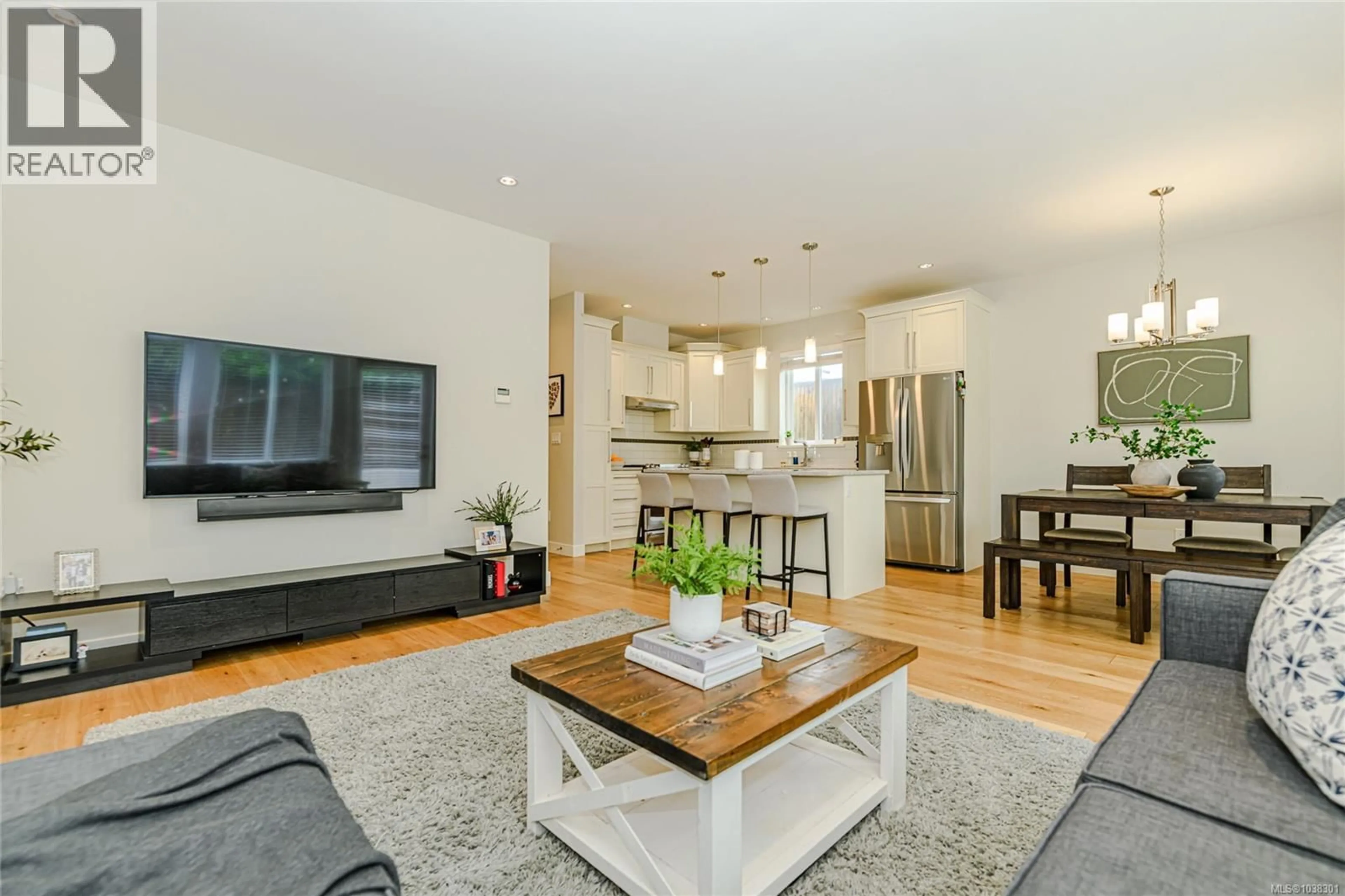 Living room with furniture, wood/laminate floor for 2922 BURLINGTON CRESCENT, Langford British Columbia V9B0K6