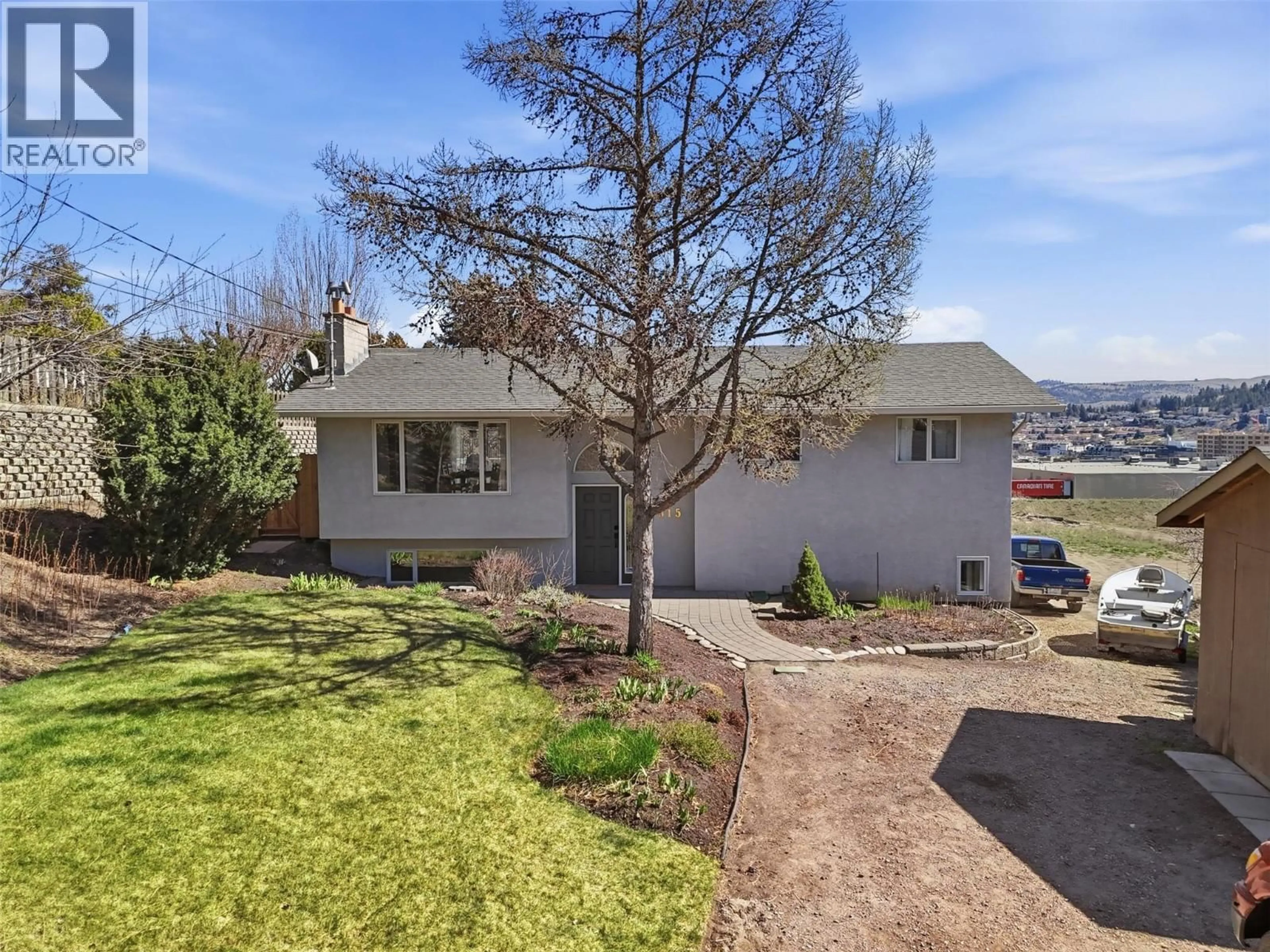 A pic from outside/outdoor area/front of a property/back of a property/a pic from drone, street for 1515 CASCADE STREET, Kamloops British Columbia V2E1C1