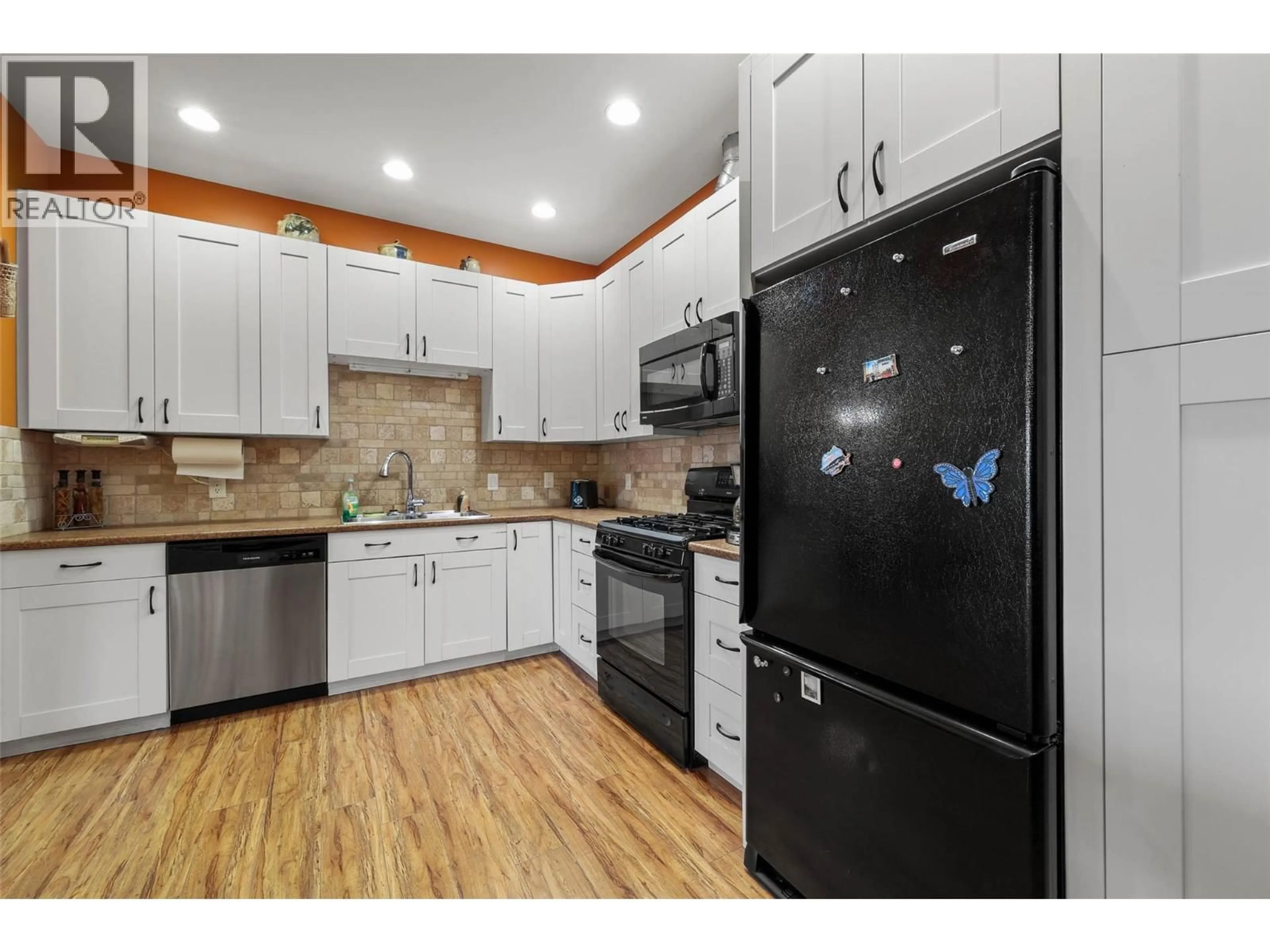 Standard kitchen, unknown for 647 HEMLOCK STREET, Kamloops British Columbia V2C1C6