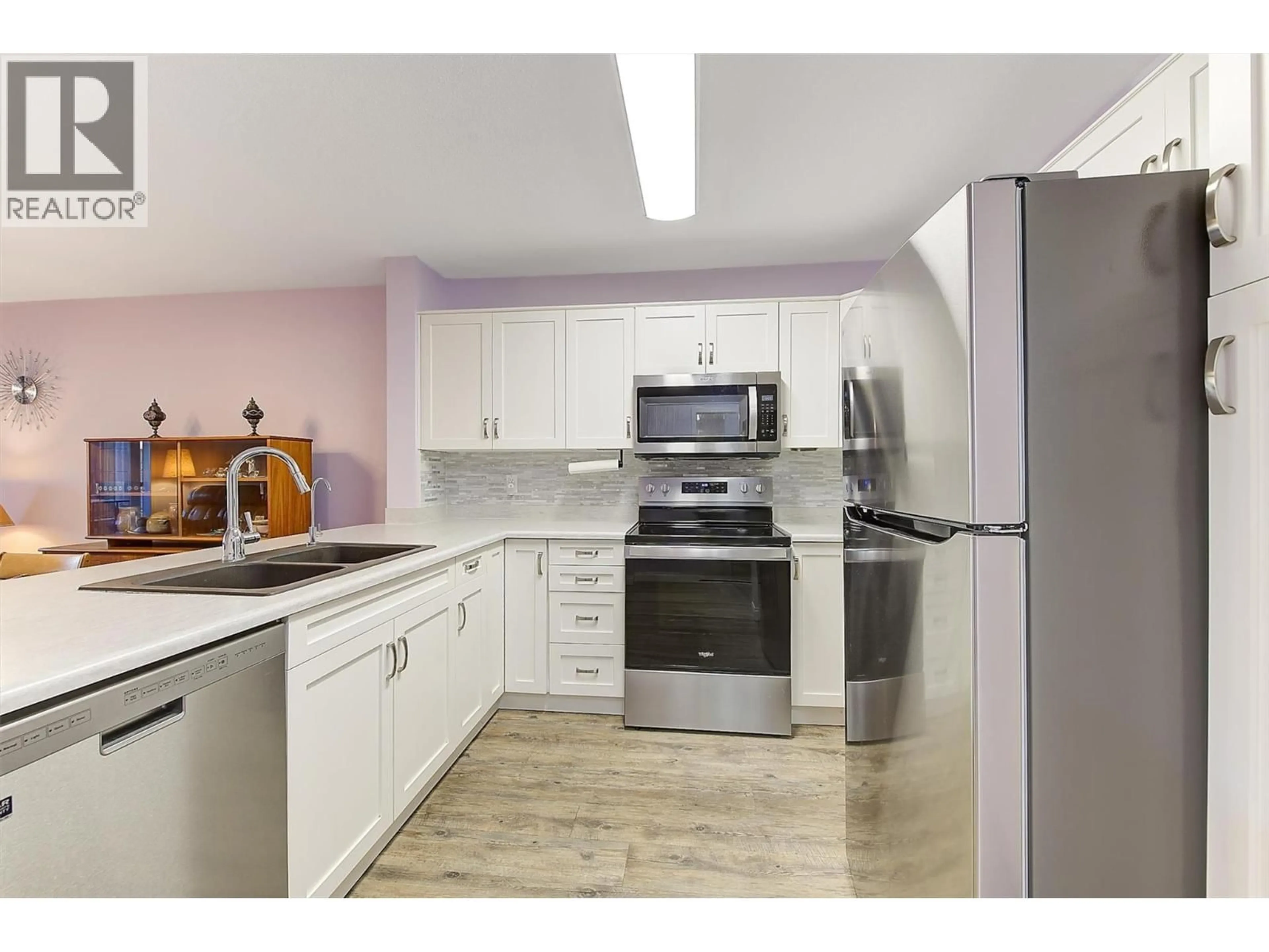 Standard kitchen, unknown for 215 - 3890 BROWN ROAD, West Kelowna British Columbia V4T2J5