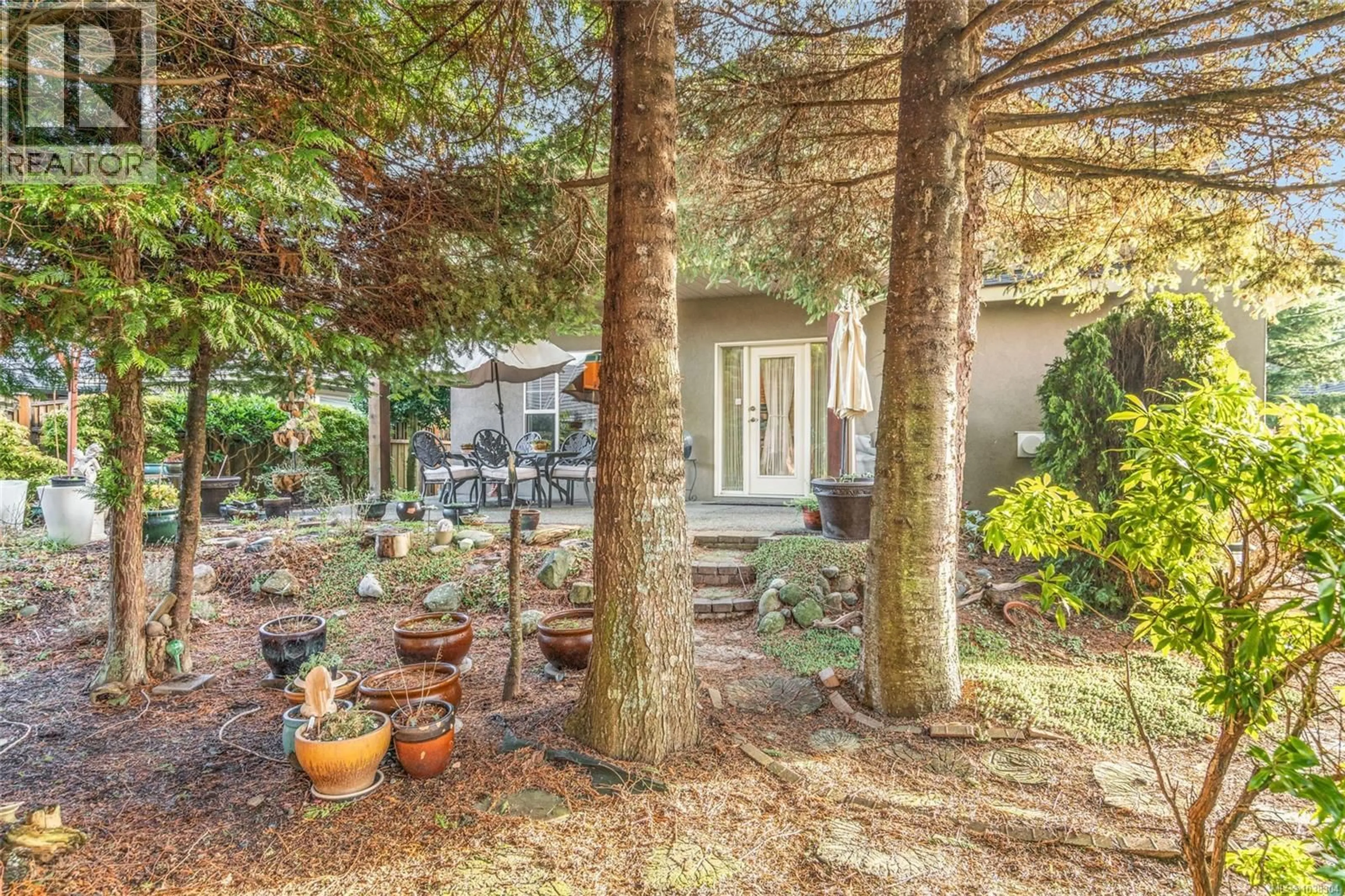 Patio, forest/trees view for 550 FALCON COURT, Parksville British Columbia V9P2A4