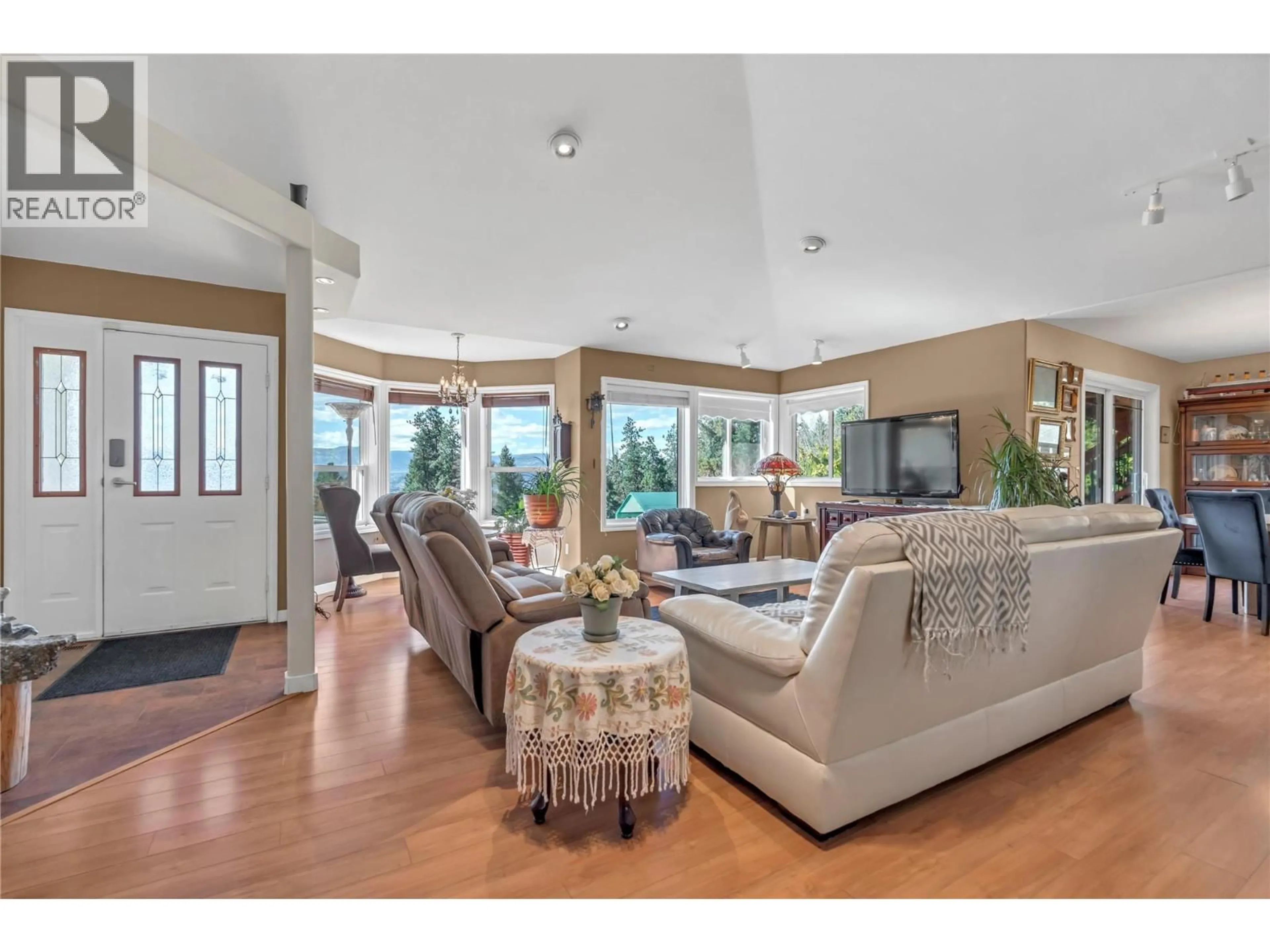 Living room with furniture, unknown for 3026 DEBECK ROAD, Naramata British Columbia V0H1N1