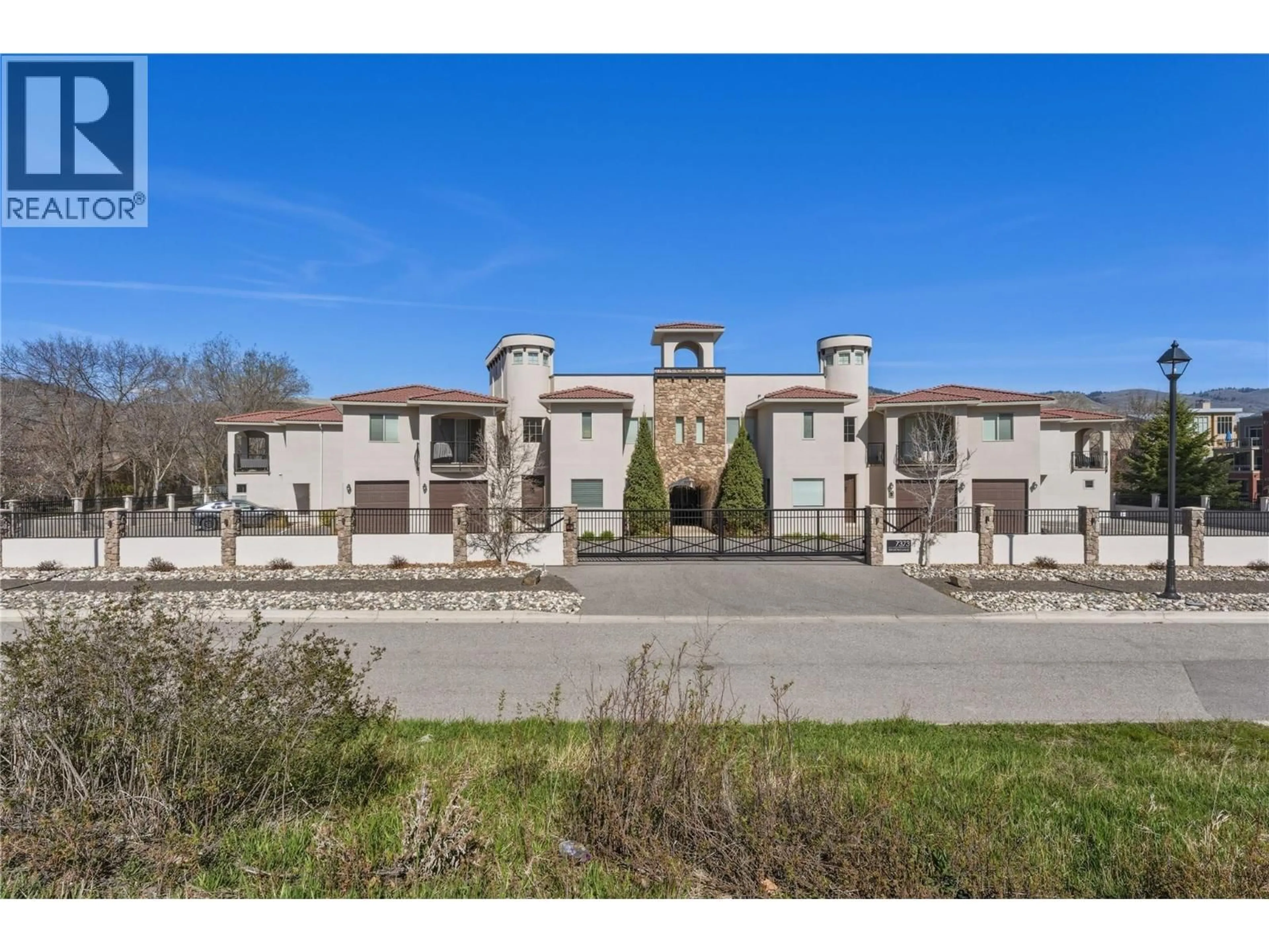 A pic from outside/outdoor area/front of a property/back of a property/a pic from drone, unknown for 8 - 7373 BROOKS LANE, Vernon British Columbia V1H1G6