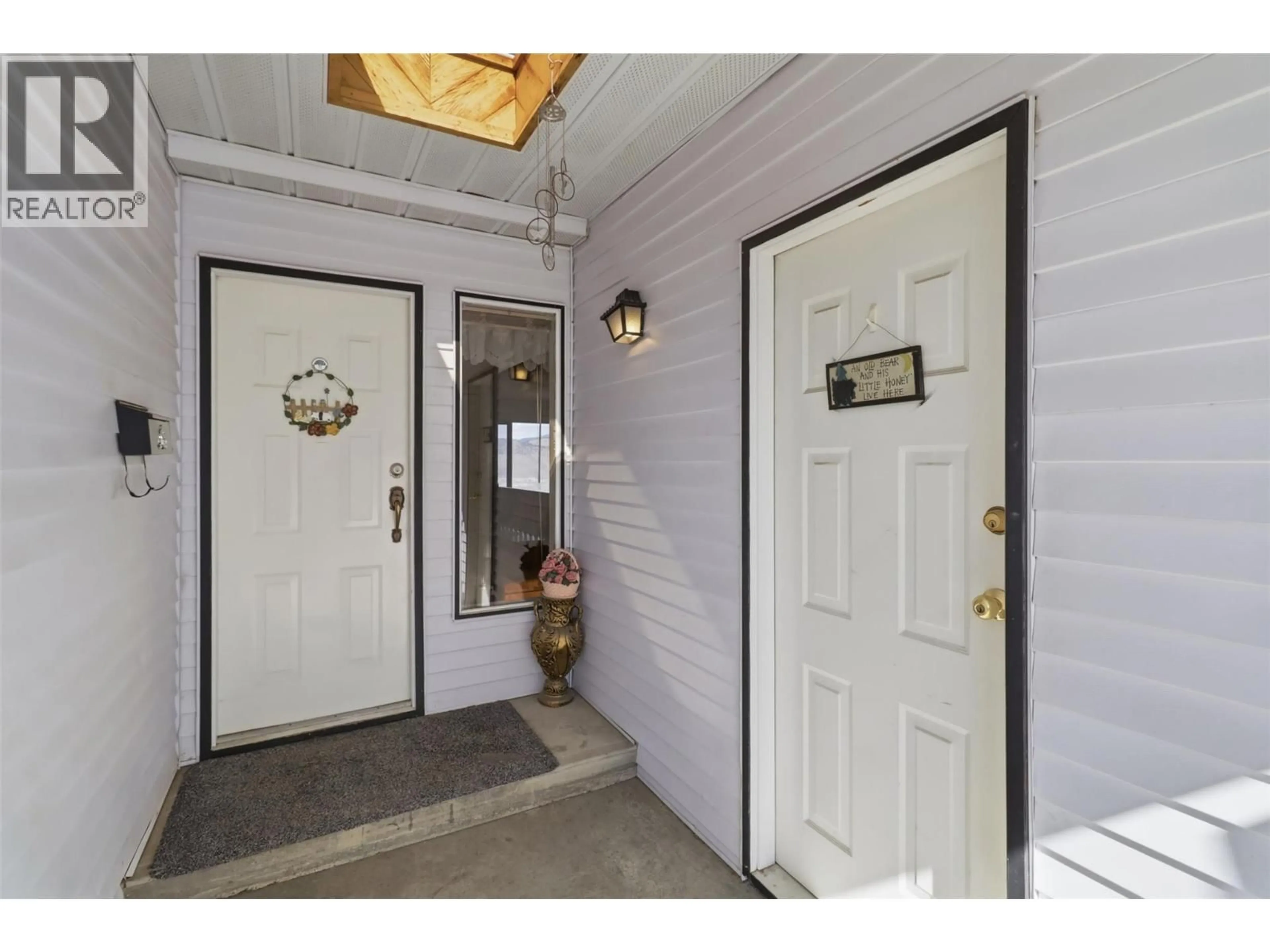 Indoor entryway for 246 ROBSON DRIVE, Kamloops British Columbia V2E1W1