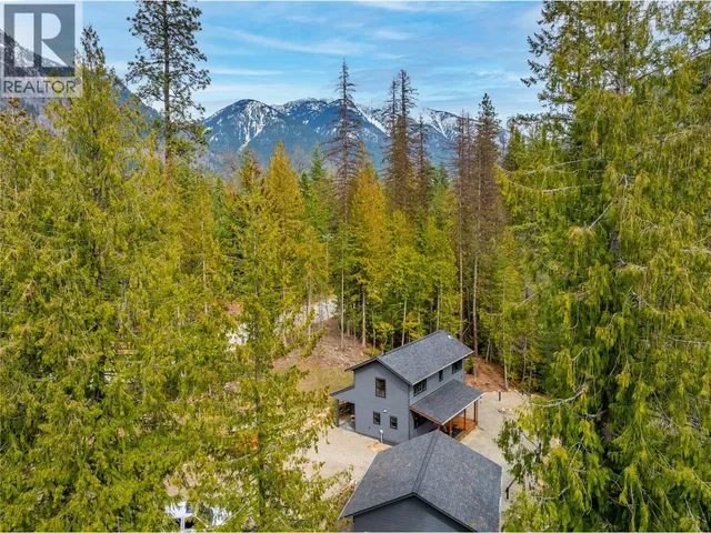 16328 WADDS ROAD, Crawford Bay 4