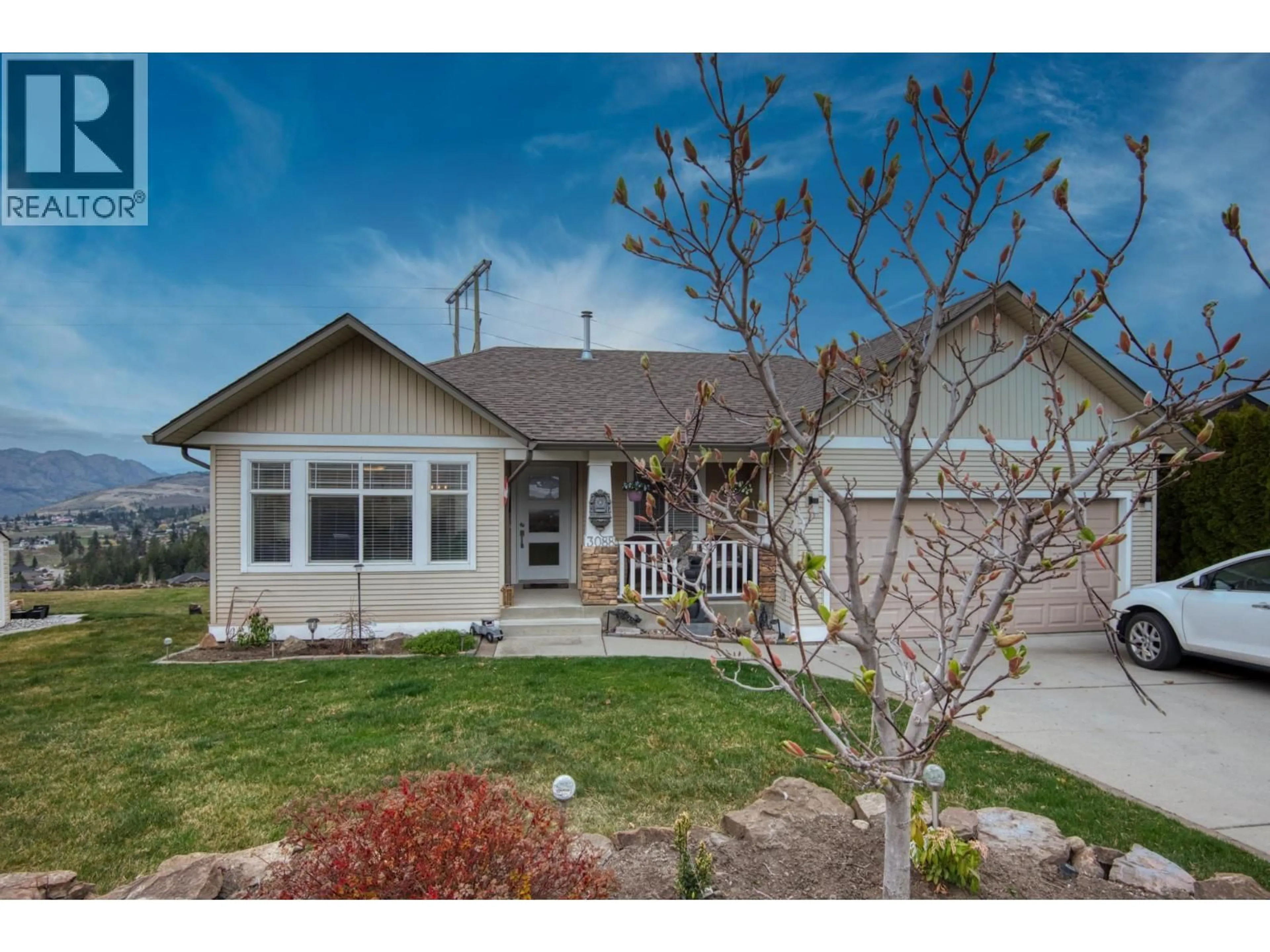 Home with vinyl exterior material, street for 3088 SAGEVIEW ROAD, West Kelowna British Columbia V1Y2Y5