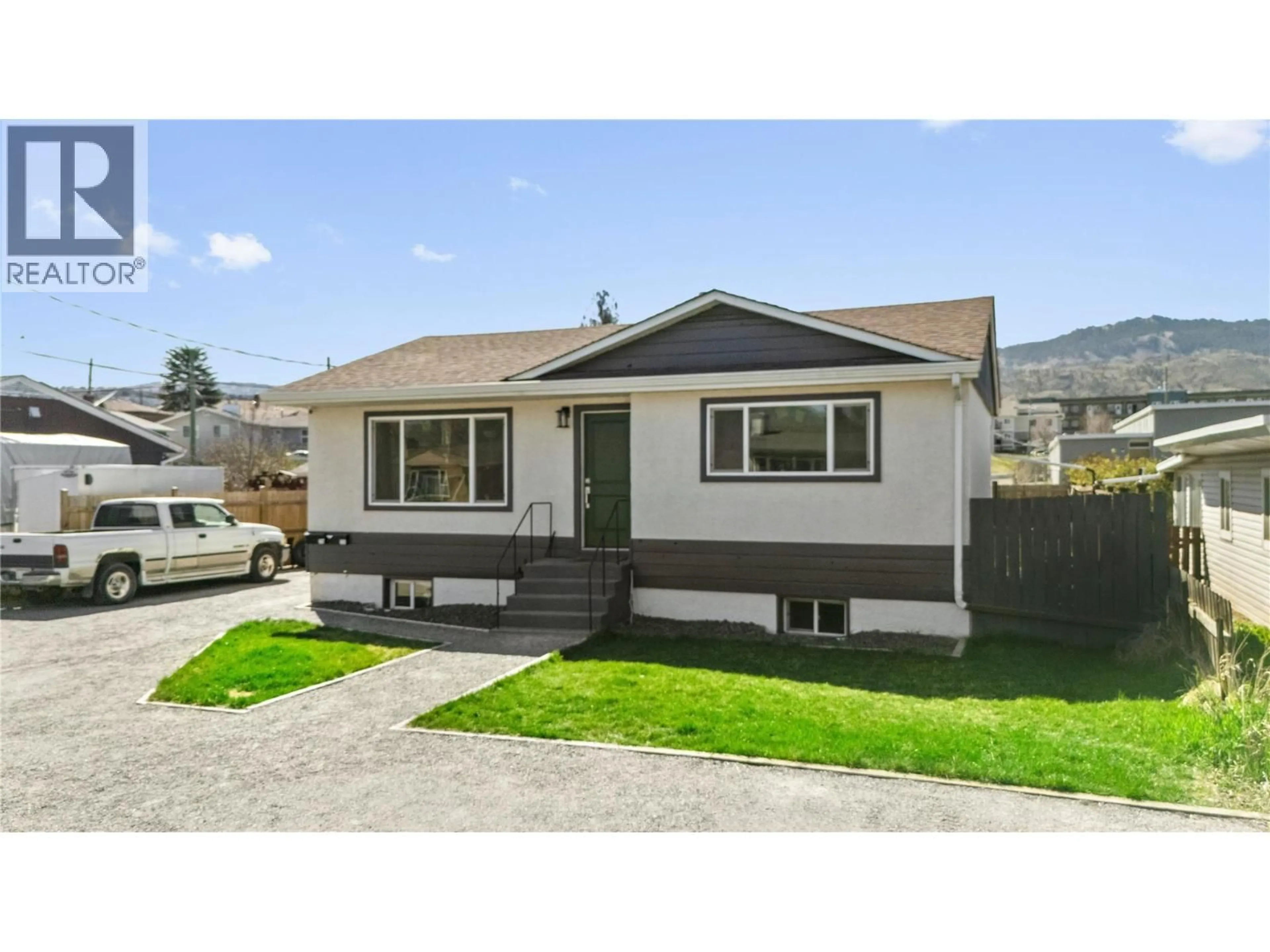 Home with vinyl exterior material, street for 407/409 MULBERRY AVENUE, Kamloops British Columbia V2B2R3