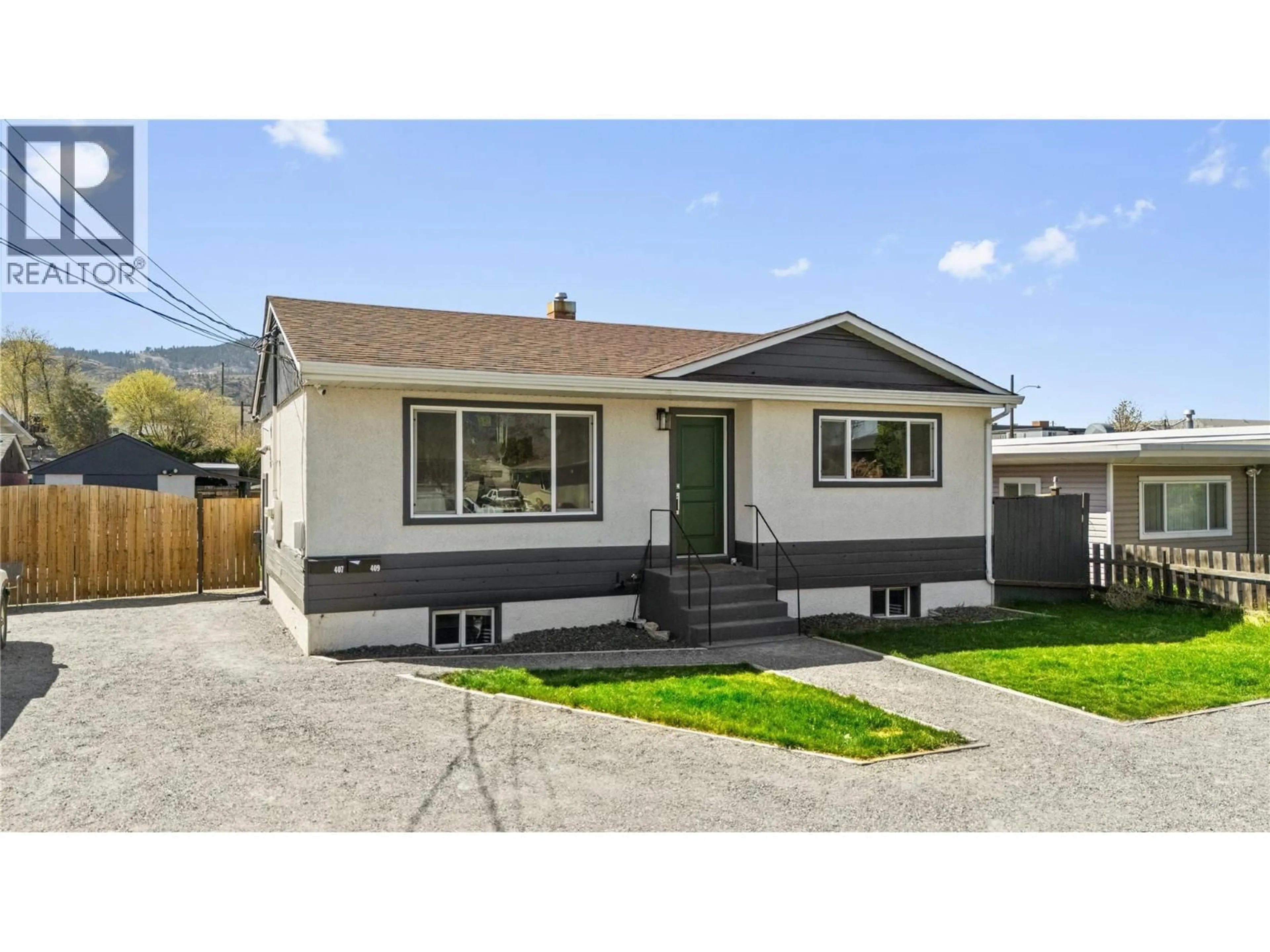 Home with vinyl exterior material, street for 407/409 MULBERRY AVENUE, Kamloops British Columbia V2B2R3