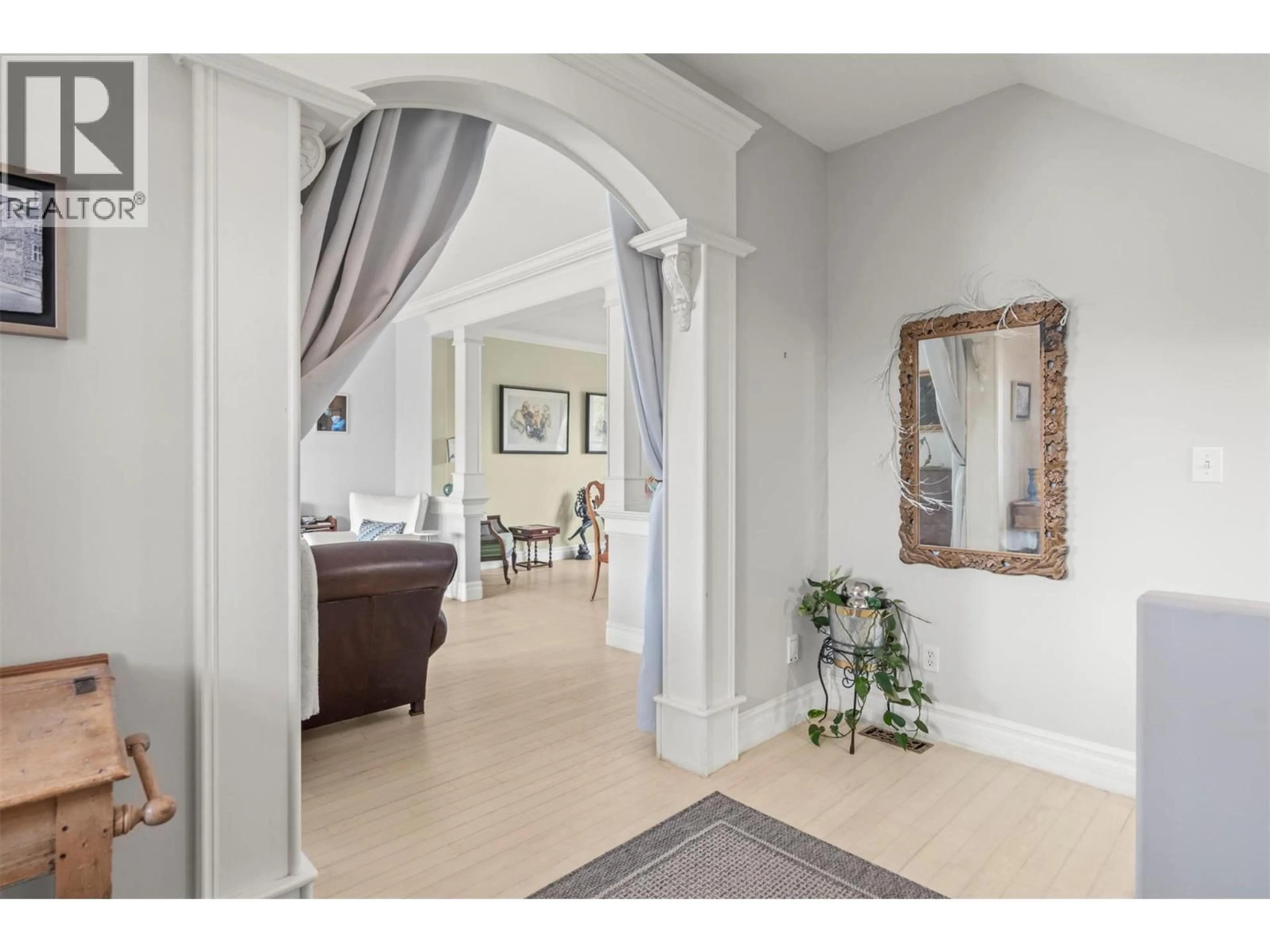 Indoor entryway for 859 MT. BULMAN PLACE, Vernon British Columbia V1B2Z3