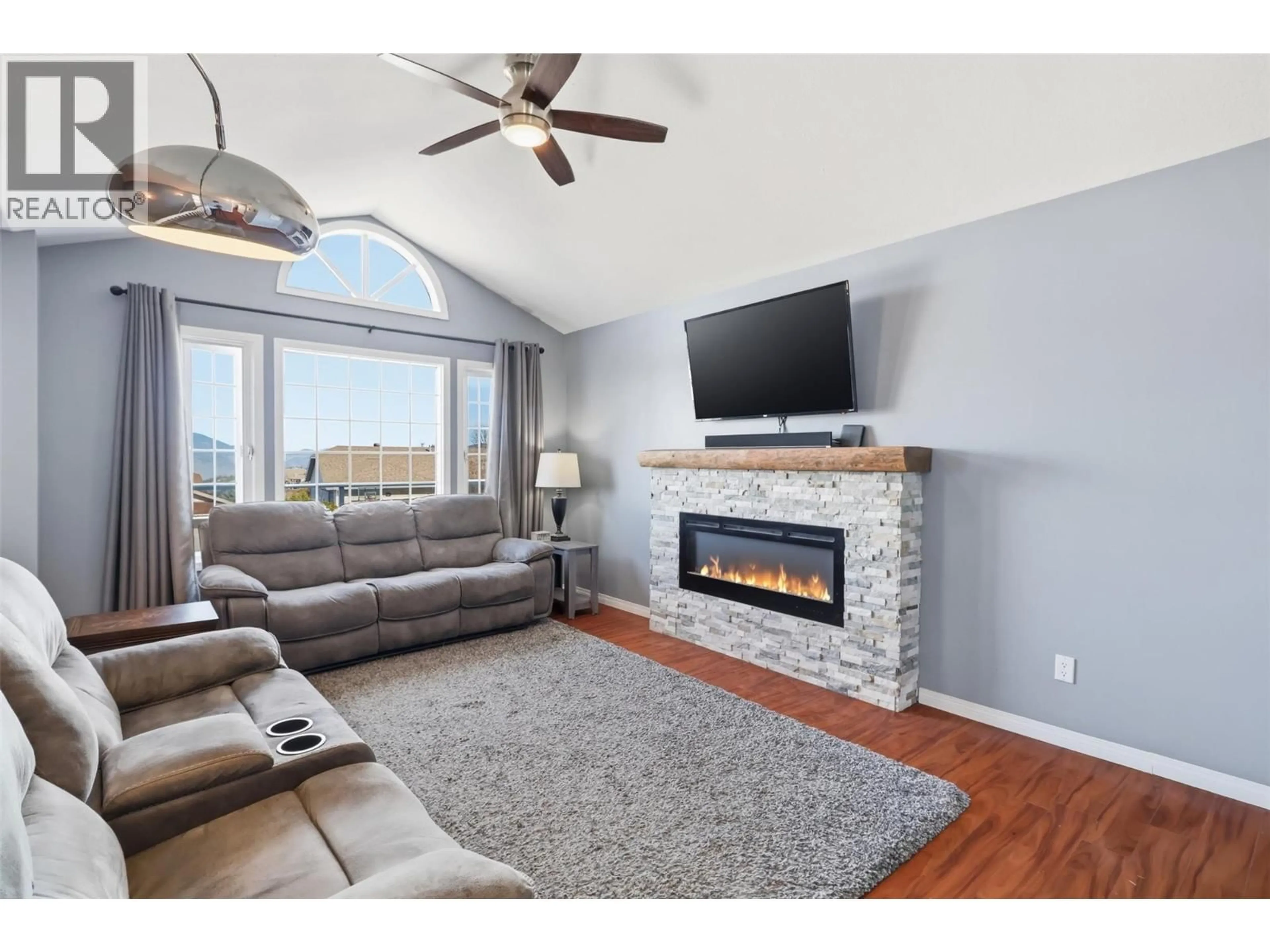 Living room with furniture, unknown for 2164 GARYMEDE DRIVE, Kamloops British Columbia V1S1N9