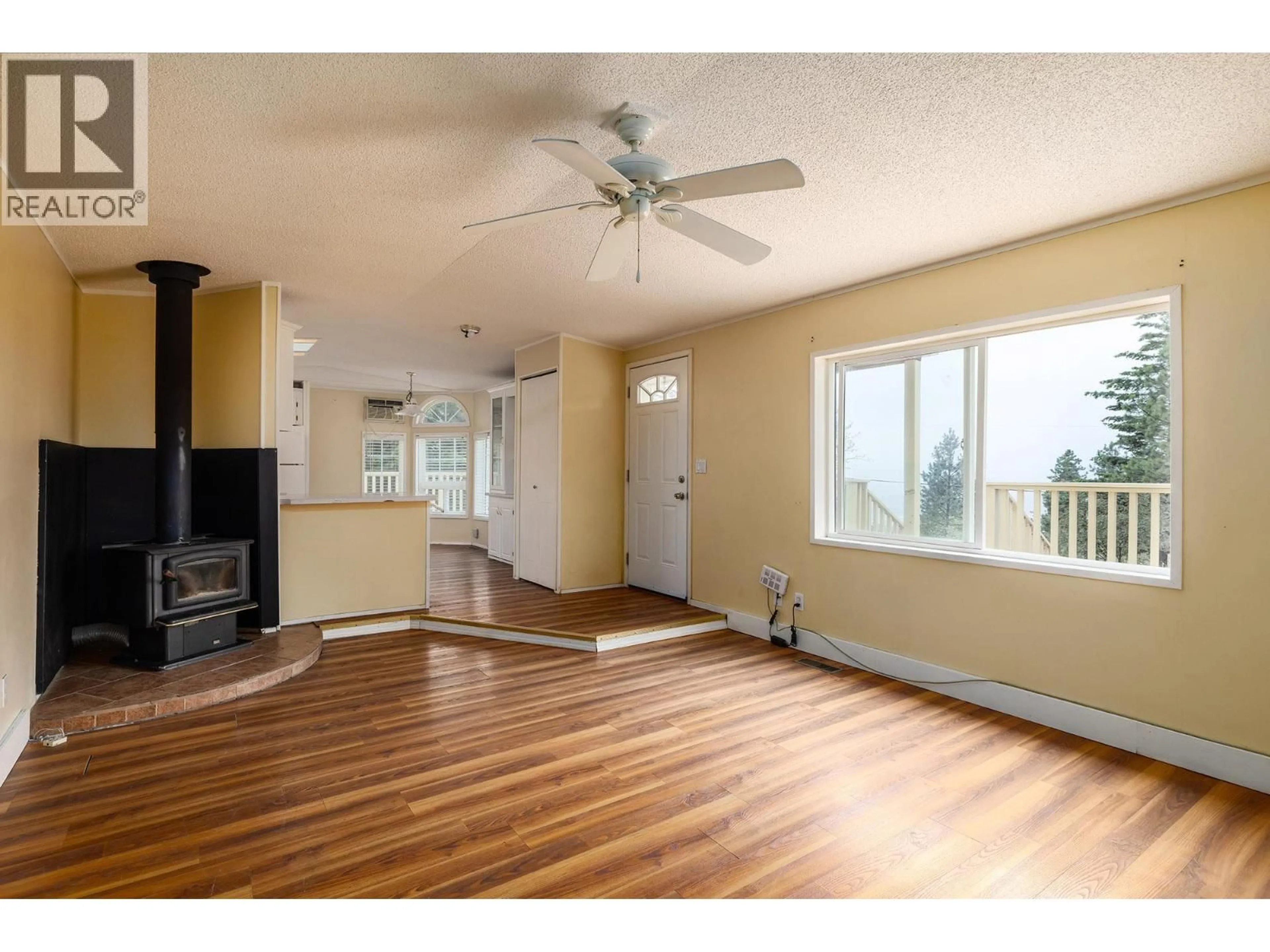 Unknown for 6439 FARMERS DRIVE, Kelowna British Columbia V1P1A2