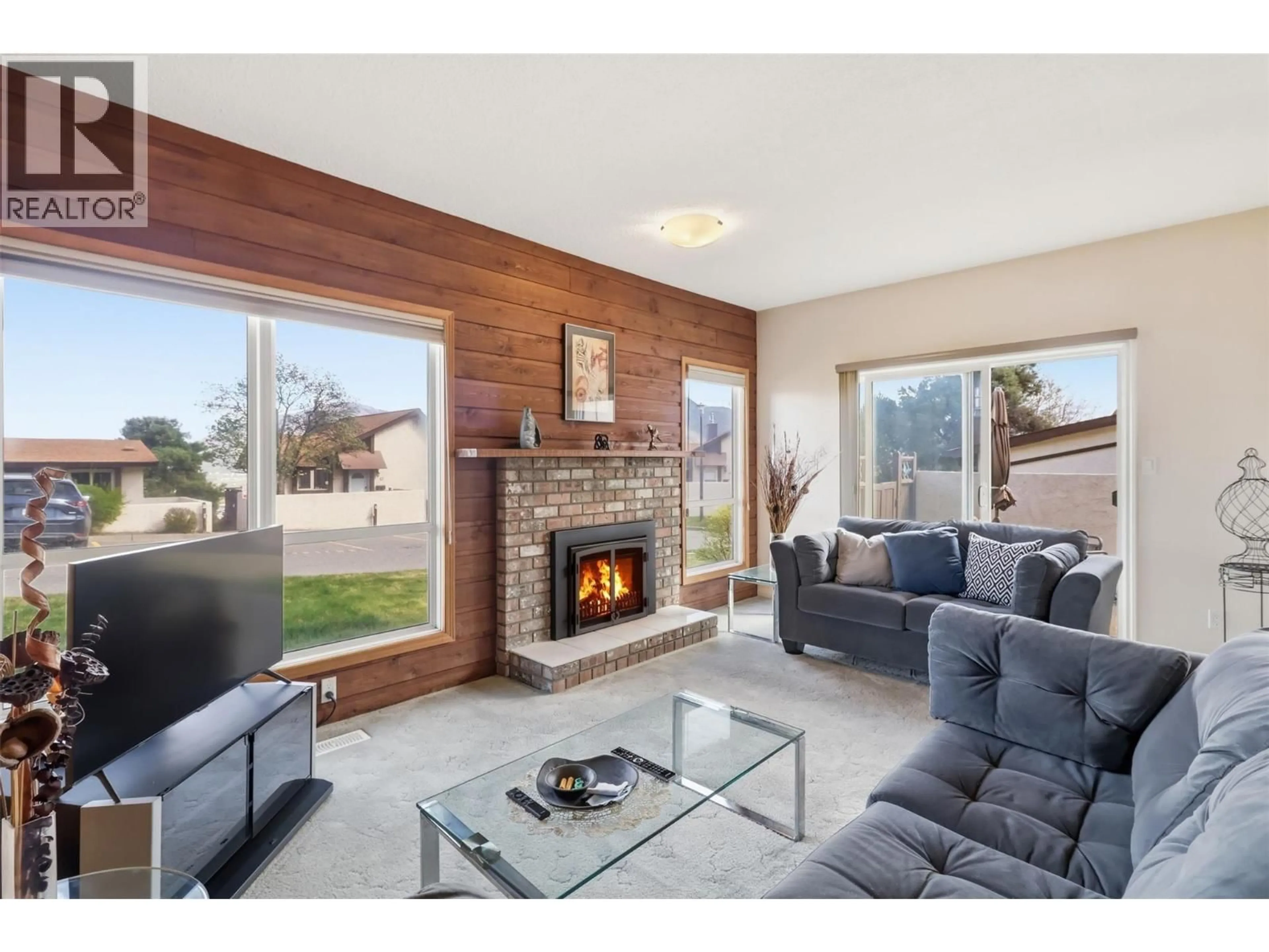 Living room with furniture, unknown for 25 - 250 PEMBERTON TERRACE, Kamloops British Columbia V2C6A9