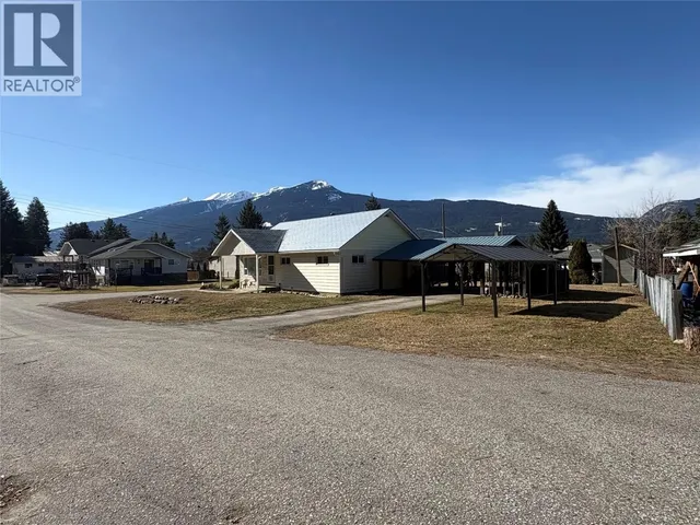 301 5TH STREET NORTHWEST, Nakusp 2