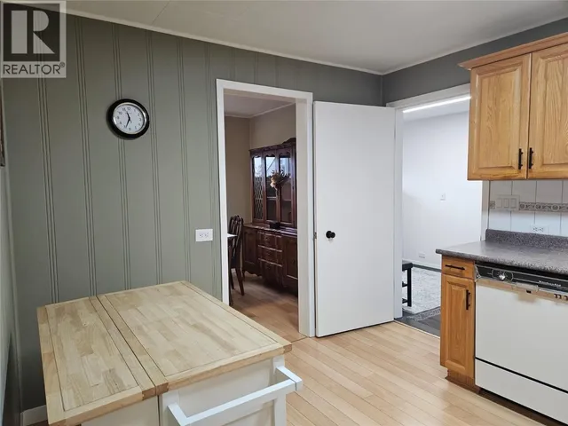 301 5TH STREET NORTHWEST, Nakusp 5