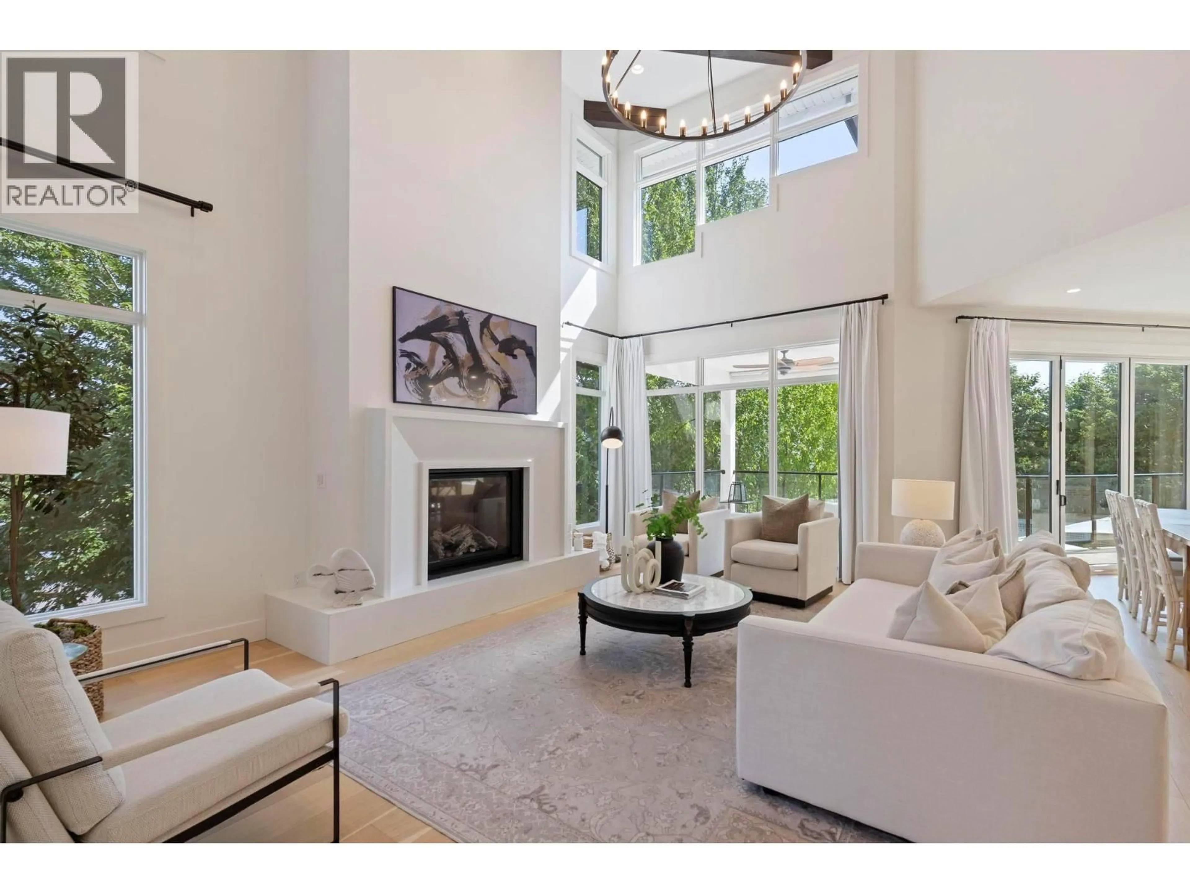 Living room with furniture, unknown for 1743 MARKHAM COURT, Kelowna British Columbia V1V2W1