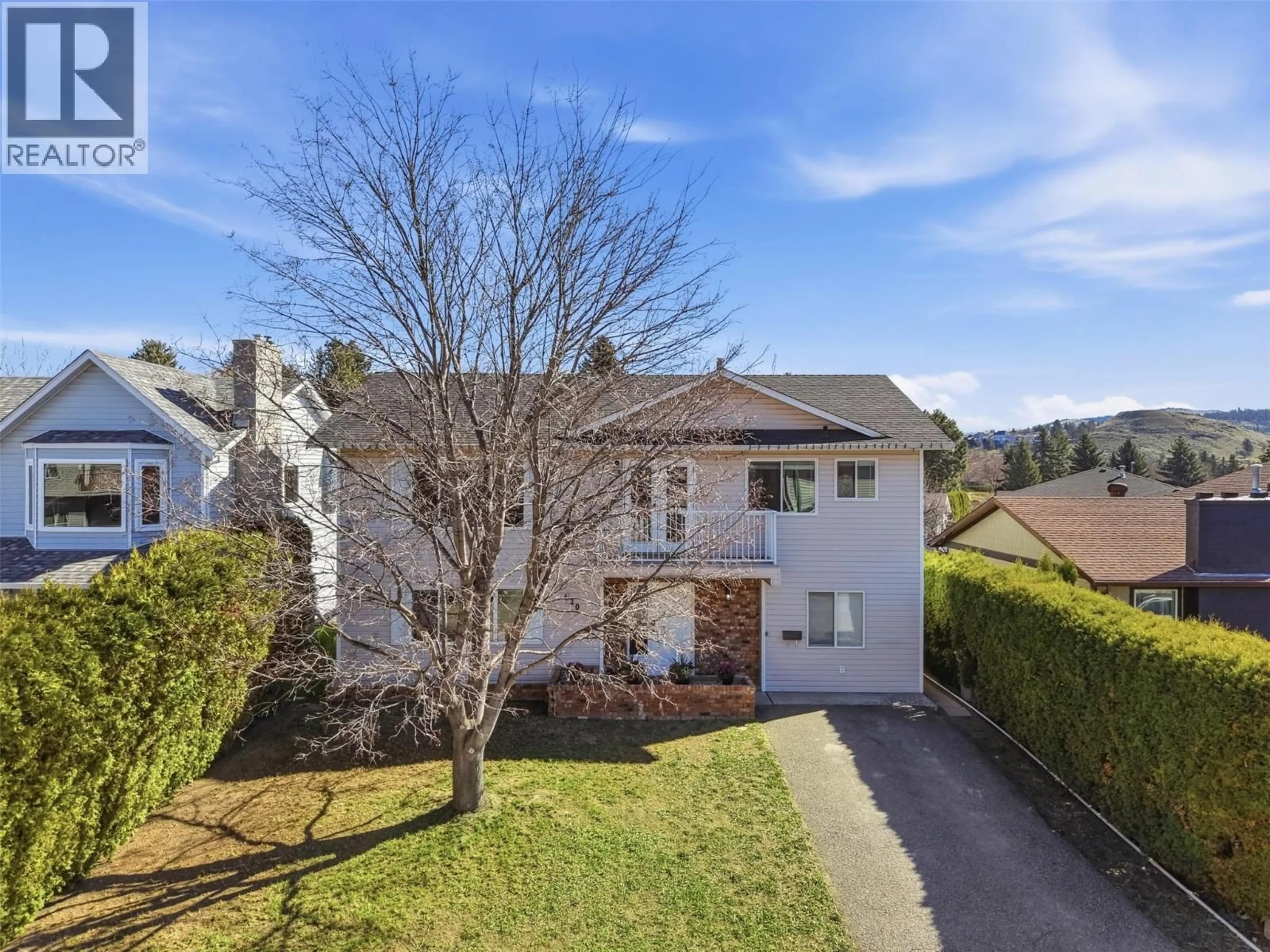 A pic from outside/outdoor area/front of a property/back of a property/a pic from drone, street for 420 SENTINEL COURT, Kamloops British Columbia V2E2G6