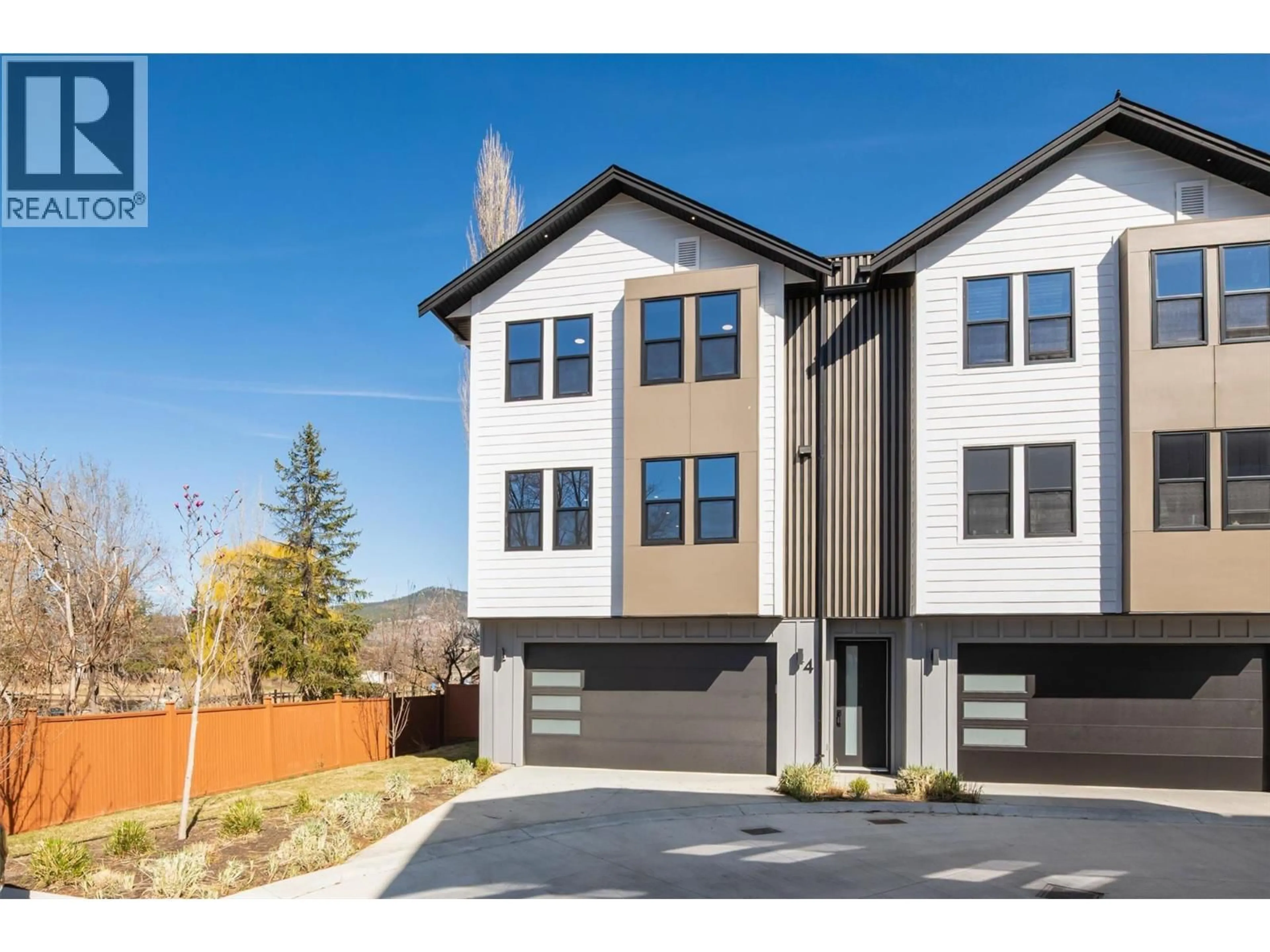 Home with vinyl exterior material, mountain view for 4 - 3590 REDECOPP ROAD, Lake Country British Columbia V4V1X5