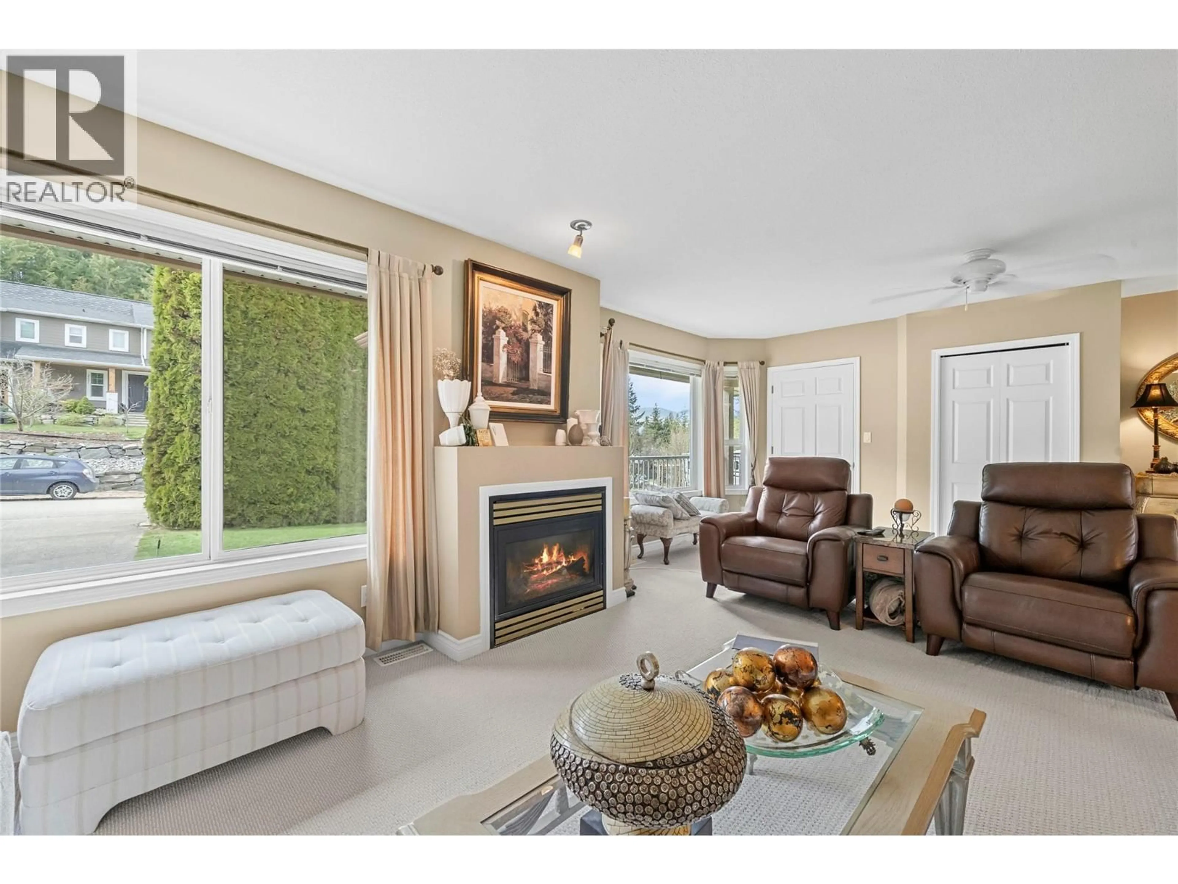 Living room with furniture, unknown for 2524 PARKDALE PLACE, Blind Bay British Columbia V0E1H1