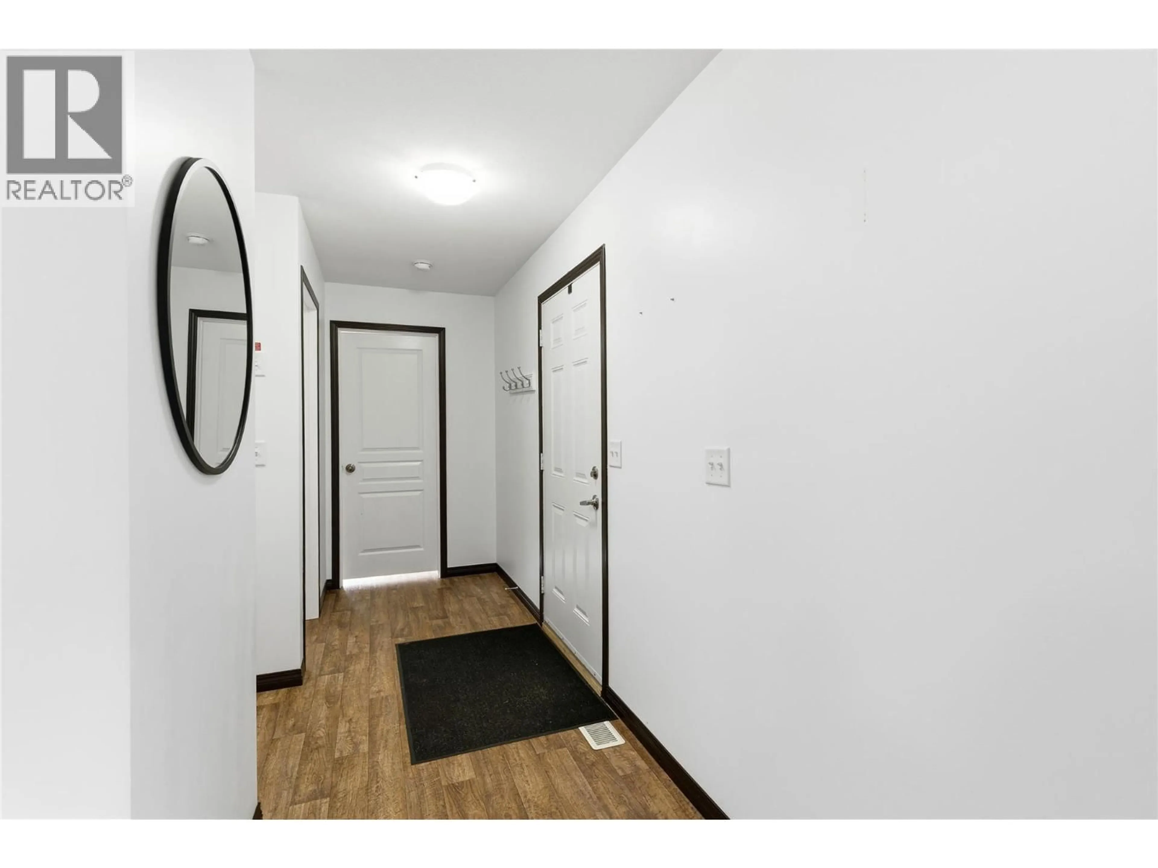 Indoor entryway for 202 - 15401 KALAMALKA ROAD, Coldstream British Columbia V1B1Z3