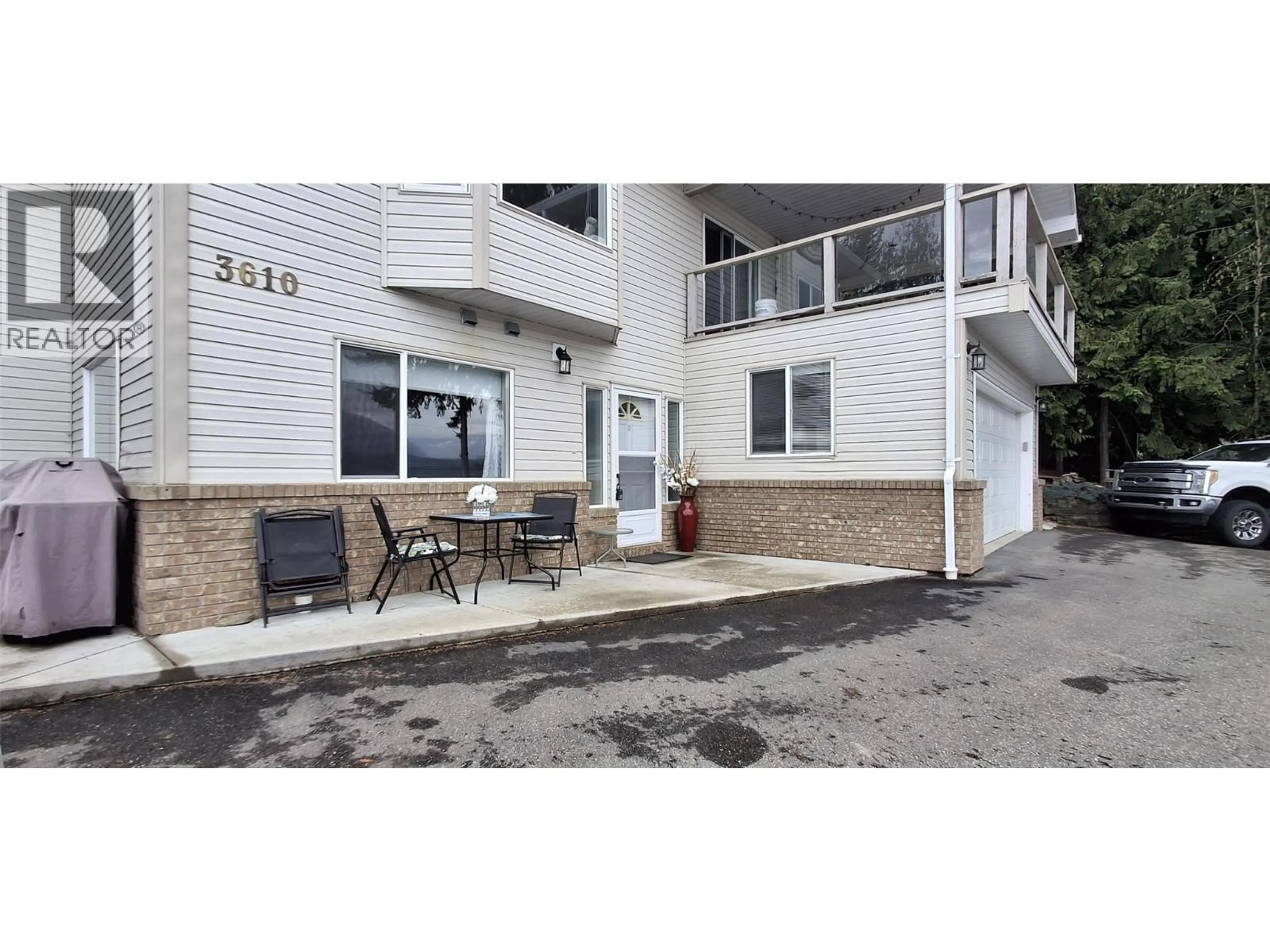 Patio, street for 3610 EAGLE BAY ROAD, Eagle Bay British Columbia V0E1T0