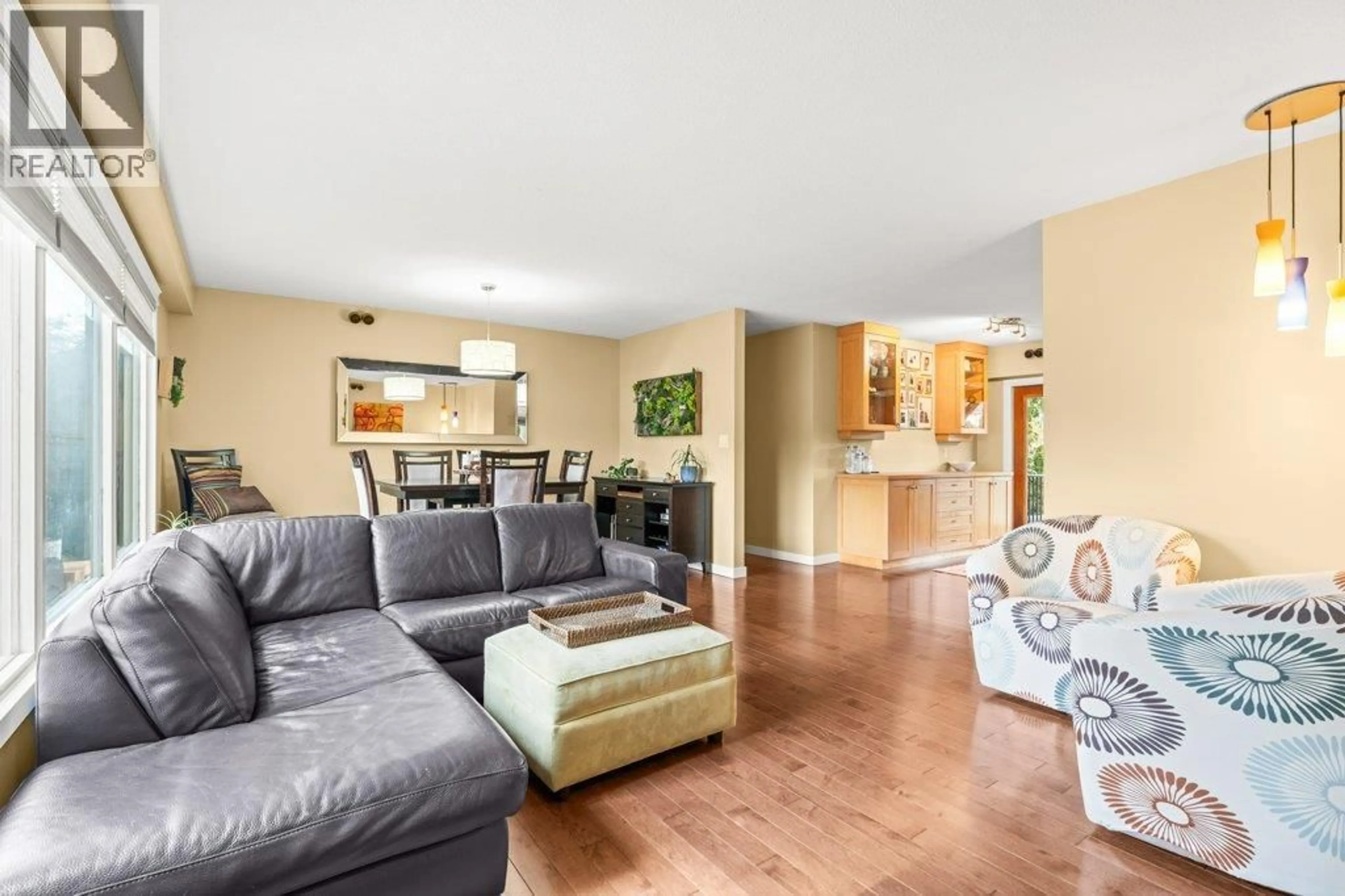 Living room with furniture, unknown for 1784 HIGHLAND DRIVE NORTH, Kelowna British Columbia V1Y4L2