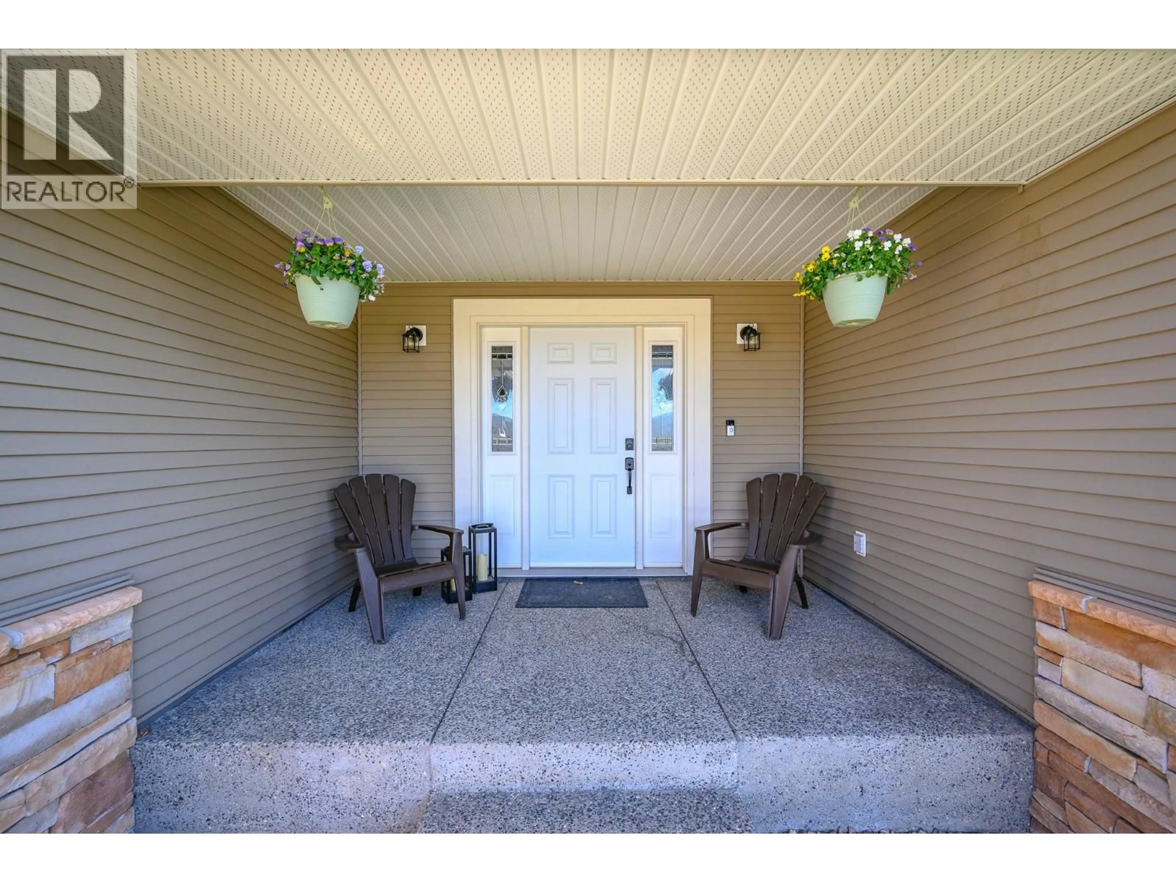 Indoor entryway for 991 MT BEGBIE DRIVE, Vernon British Columbia V1B2Z5