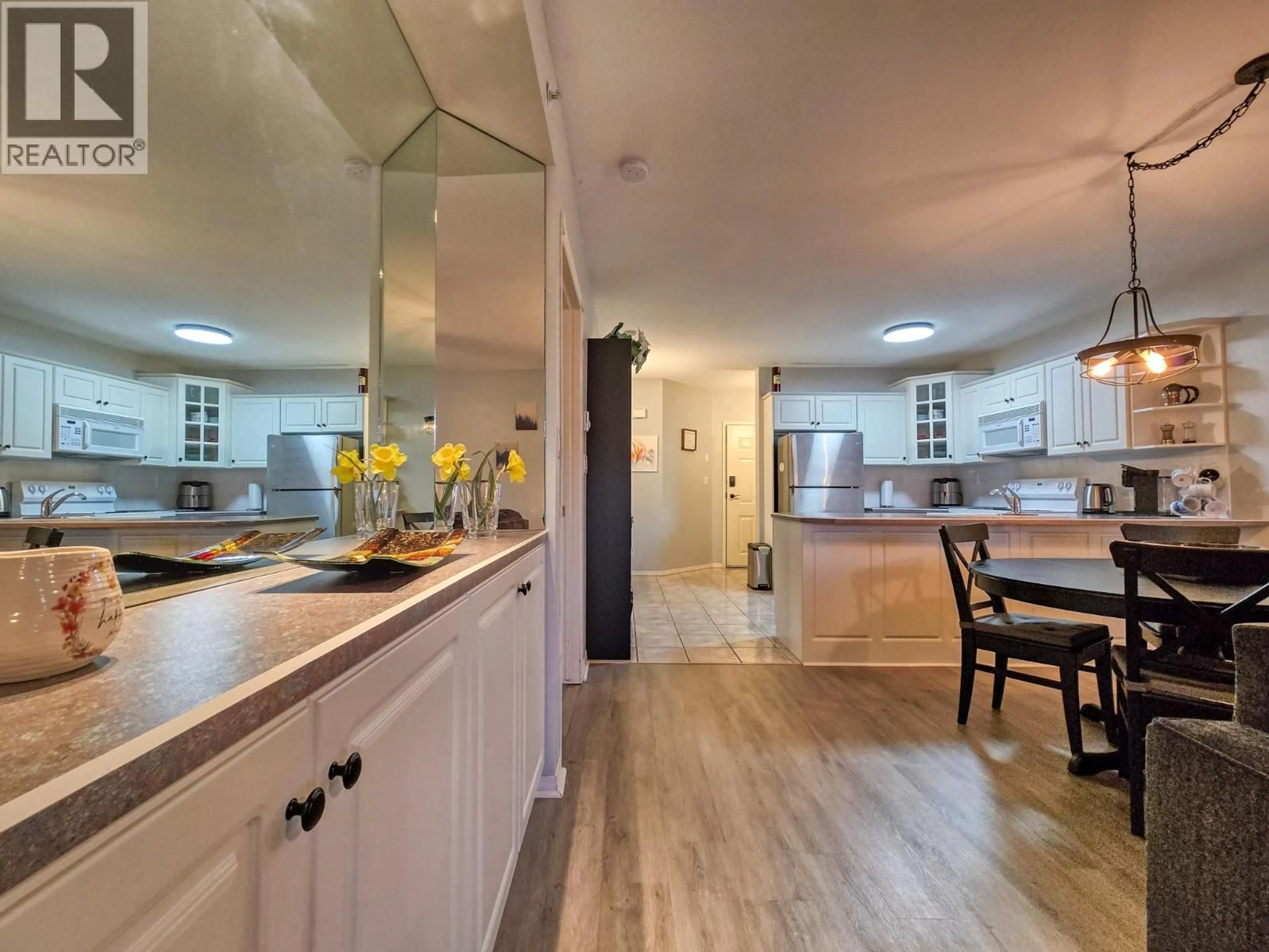 Open concept kitchen, ceramic/tile floor for 5012A - 5052 RIVERVIEW ROAD, Fairmont Hot Springs British Columbia V0B1L1