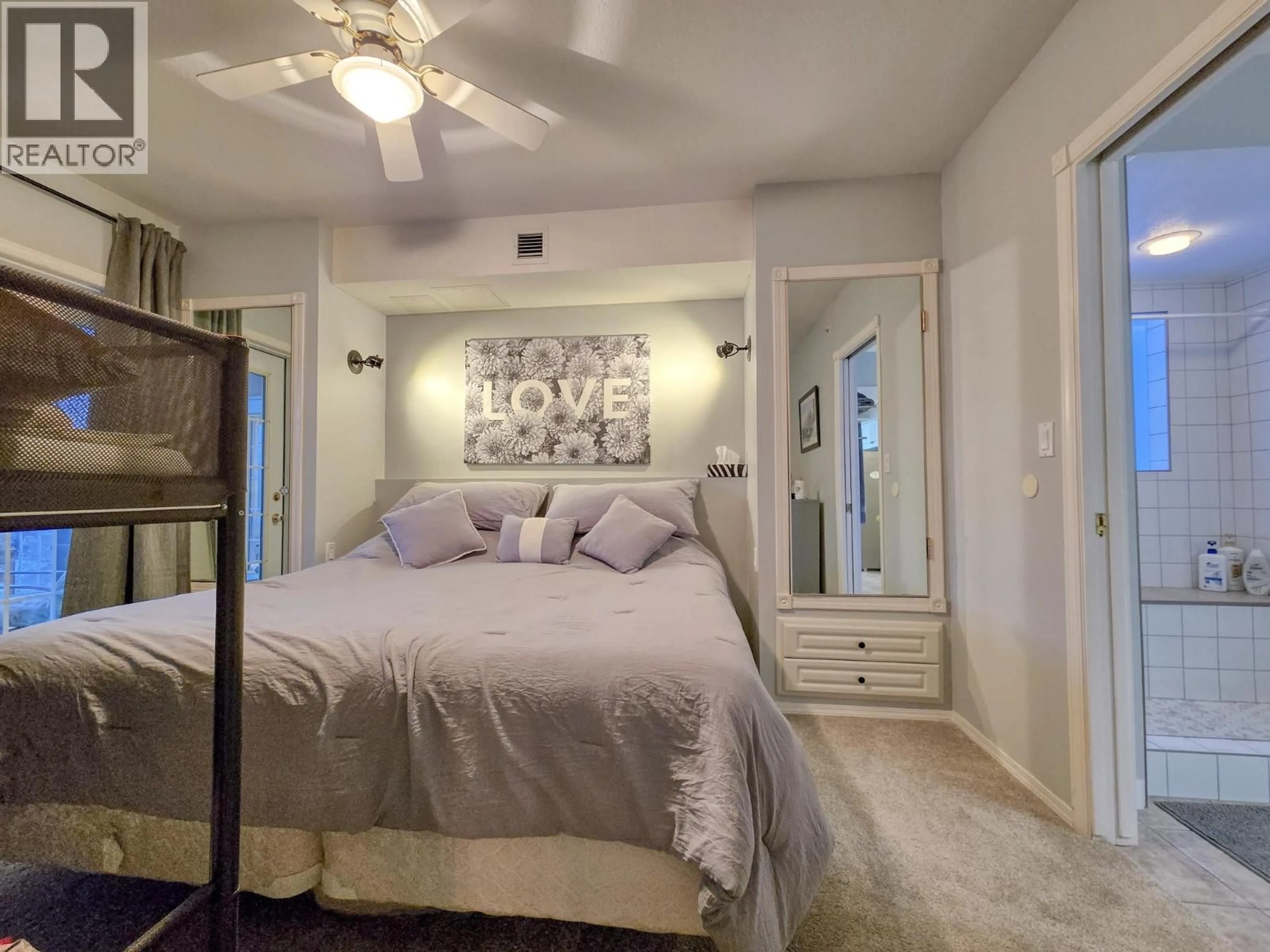 Bedroom with bed, unknown for 5012A - 5052 RIVERVIEW ROAD, Fairmont Hot Springs British Columbia V0B1L1