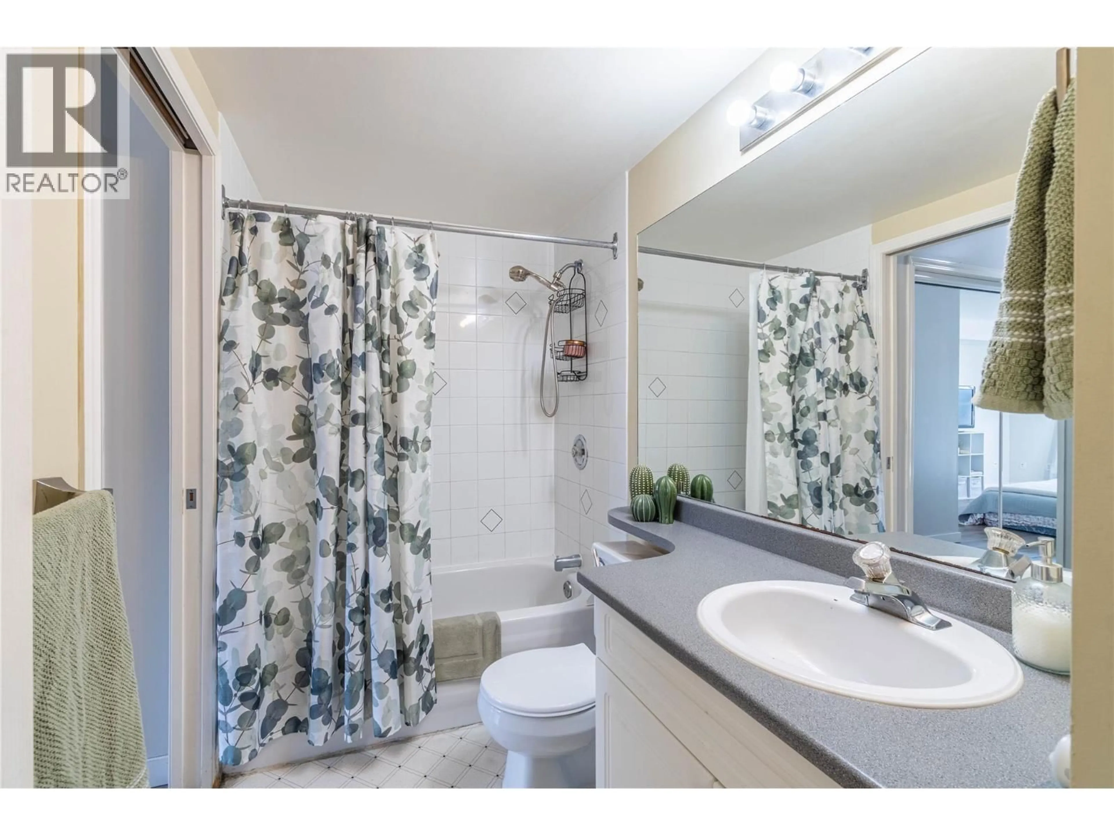 Standard bathroom, unknown for 413 - 1170 HUGH ALLAN DRIVE, Kamloops British Columbia V1S1T5
