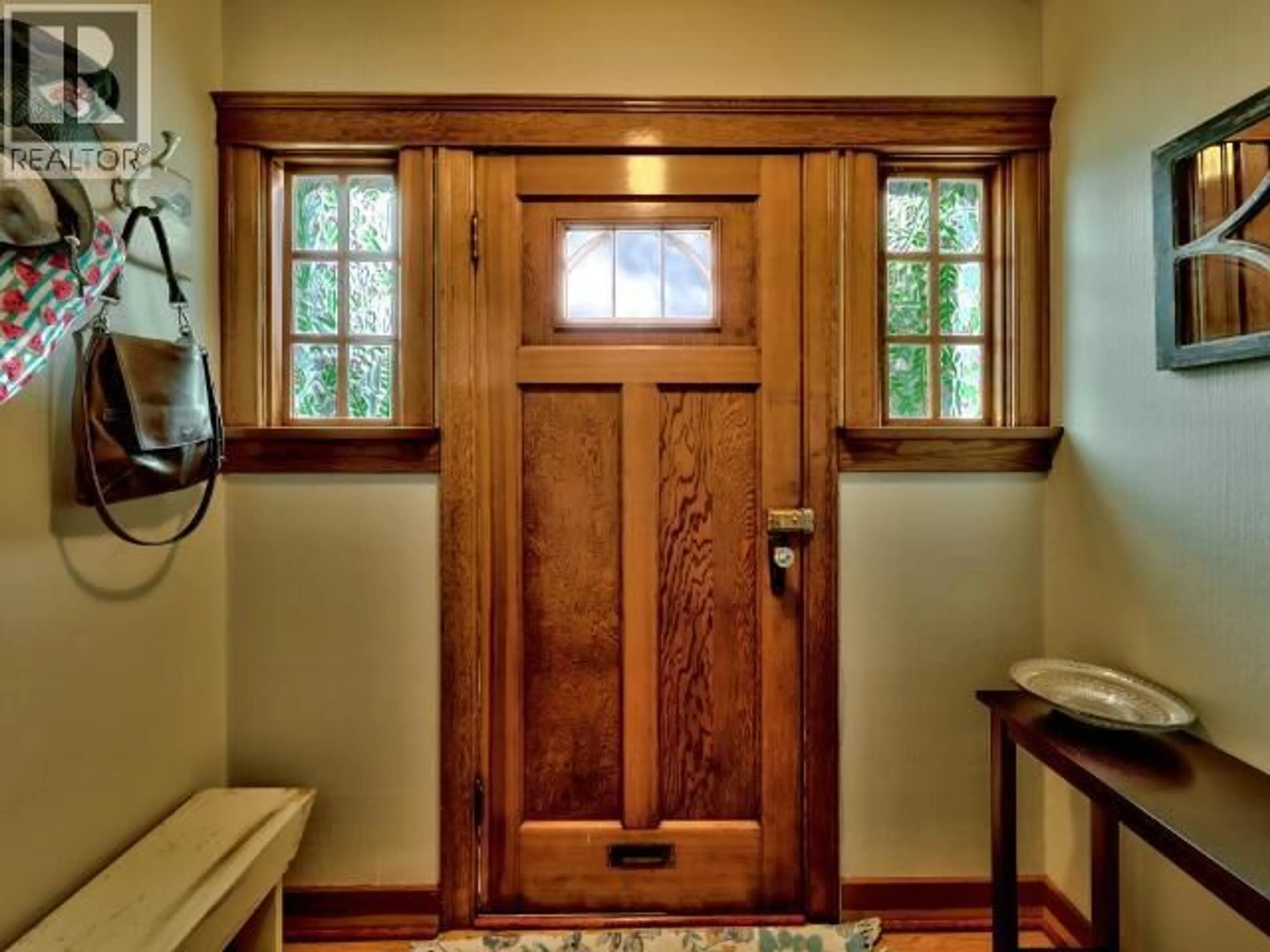 Indoor entryway for 766 DOMINION STREET, Kamloops British Columbia V2C2X9