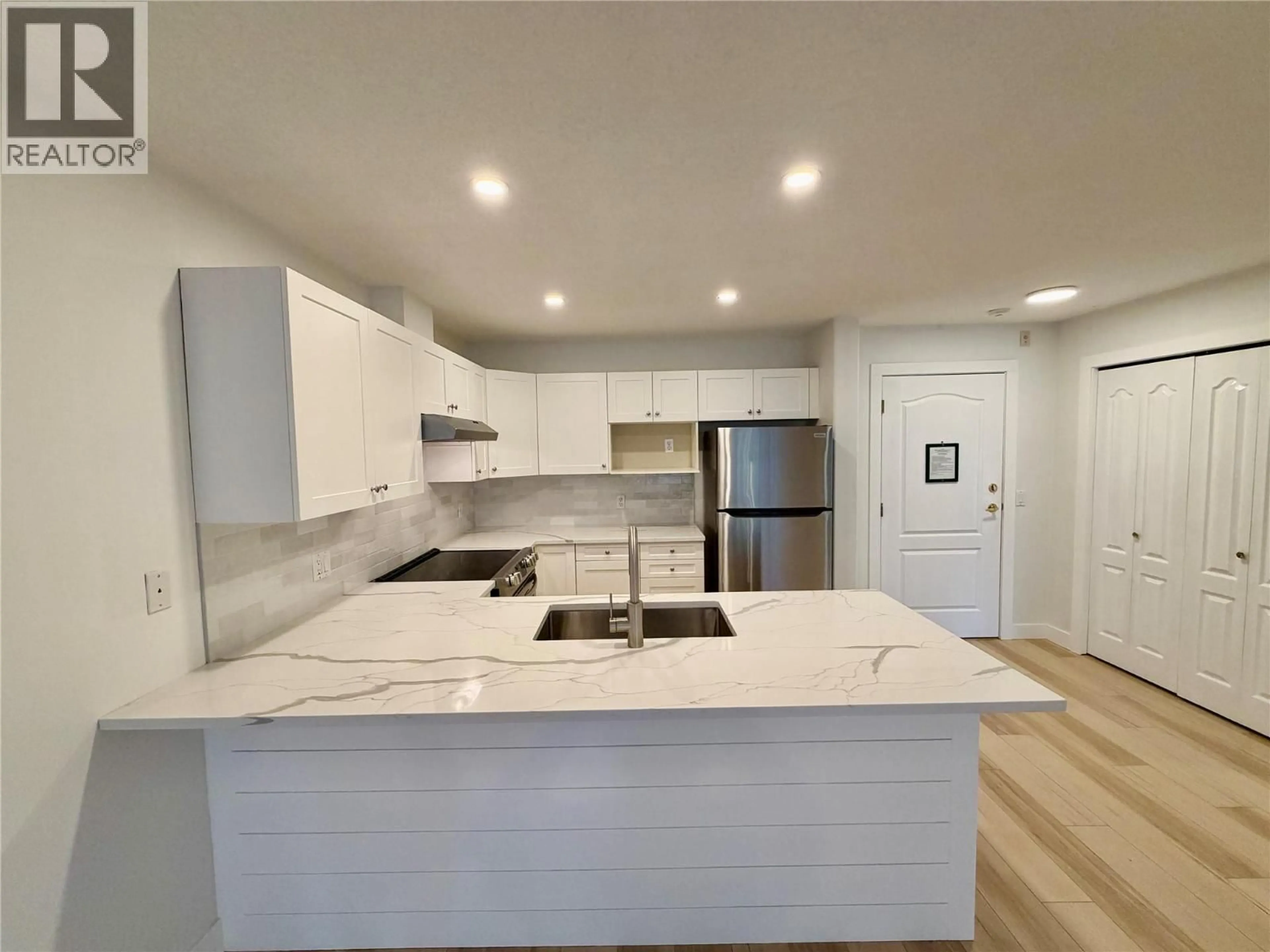 Open concept kitchen, unknown for 118 - 1002 RIVERSIDE AVENUE, Sicamous British Columbia V0E2V1