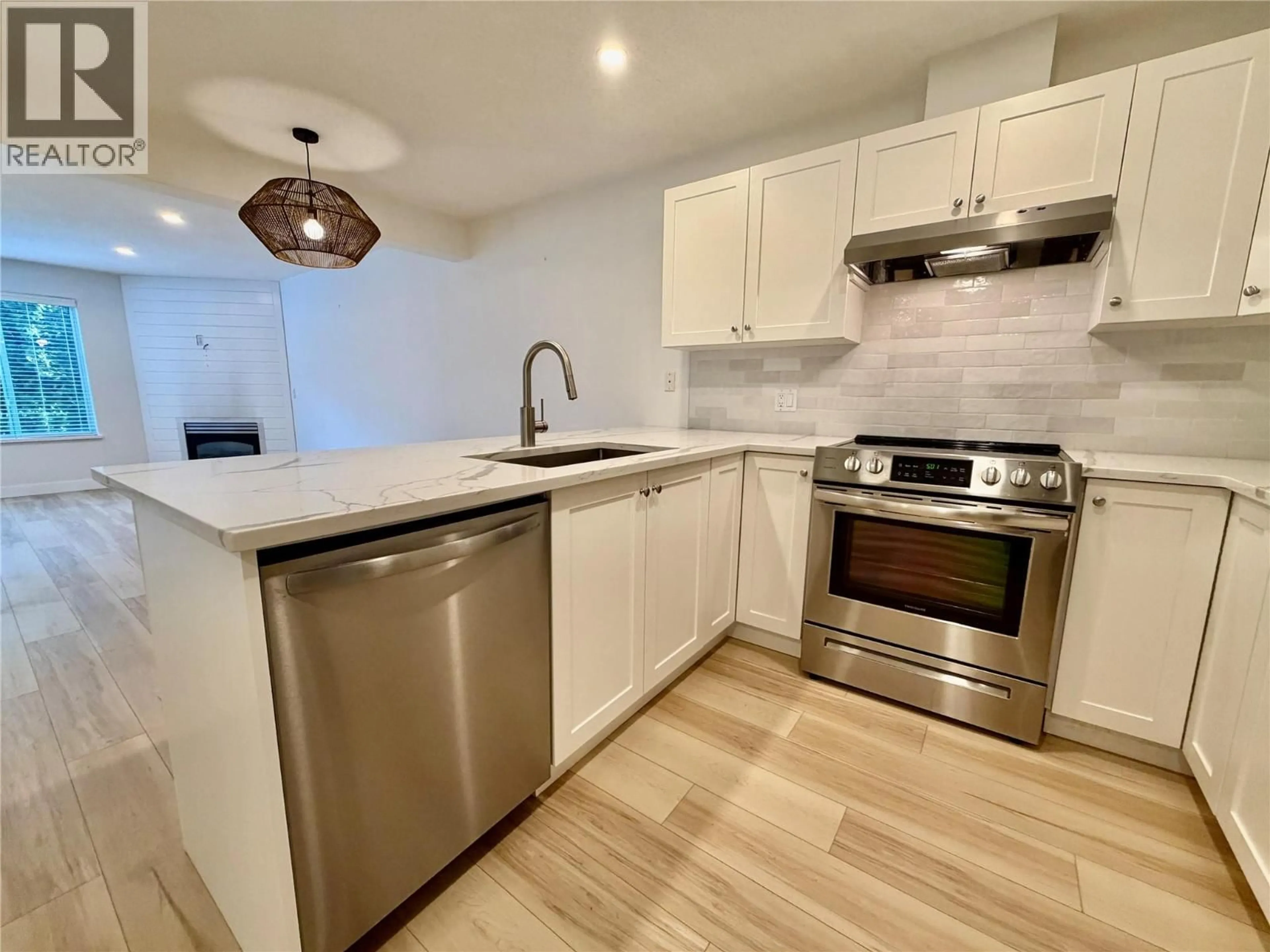 Open concept kitchen, unknown for 118 - 1002 RIVERSIDE AVENUE, Sicamous British Columbia V0E2V1