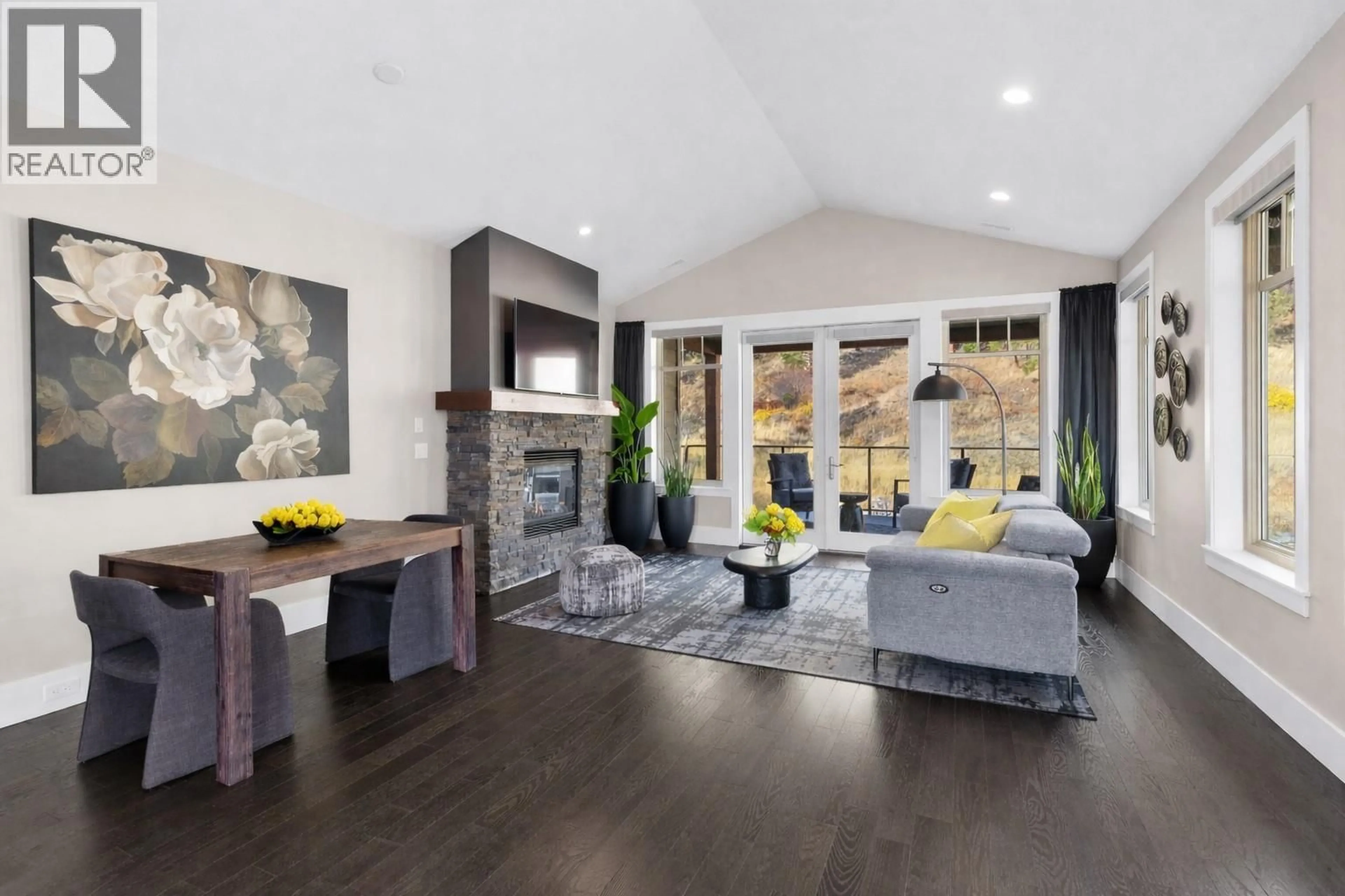 Living room with furniture, unknown for 221 - 4000 REDSTONE CRESCENT, Peachland British Columbia V0H1X5