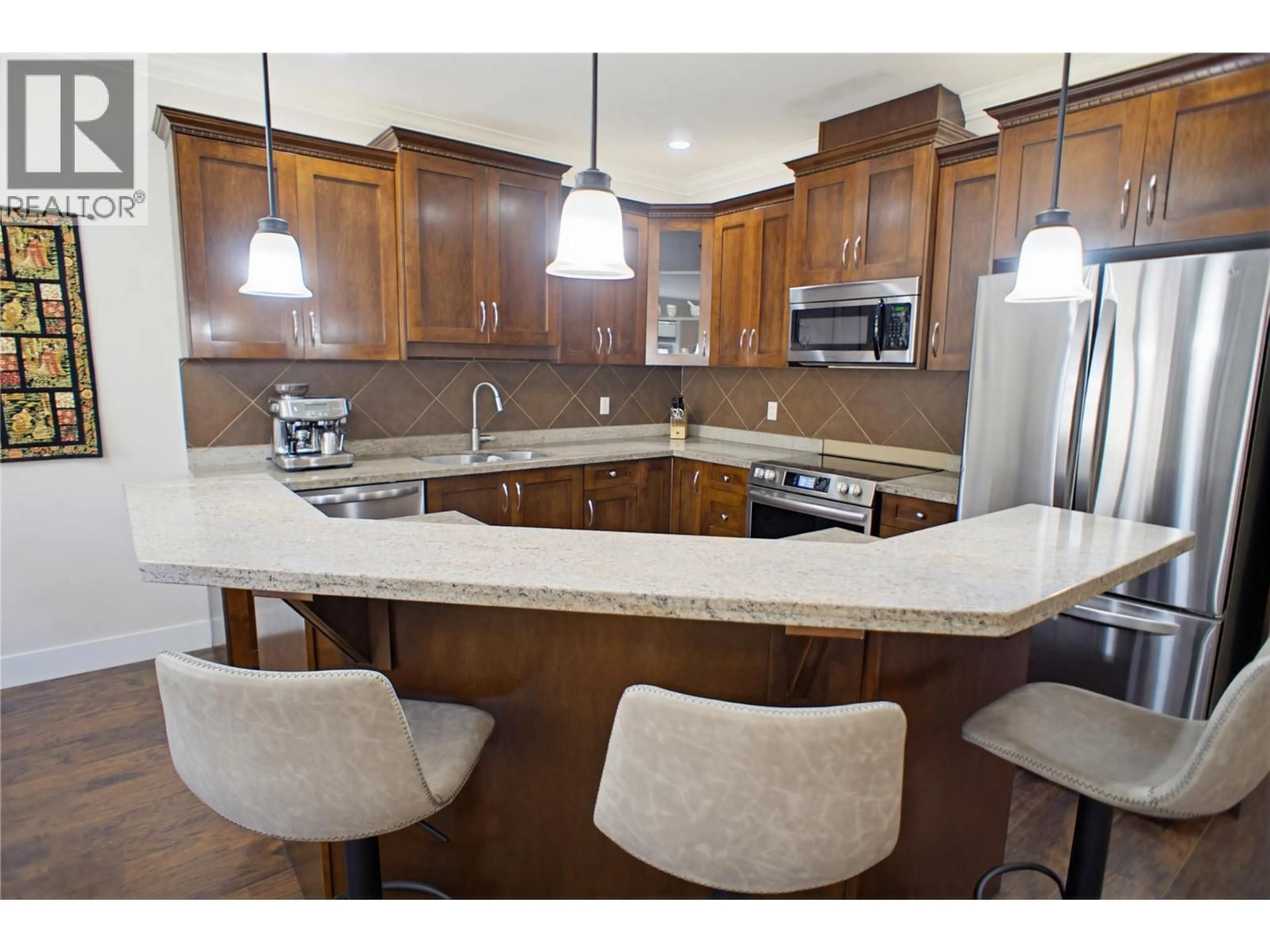 Open concept kitchen, ceramic/tile floor for 6 - 2046 ROBSON PLACE, Kamloops British Columbia V2E0A5