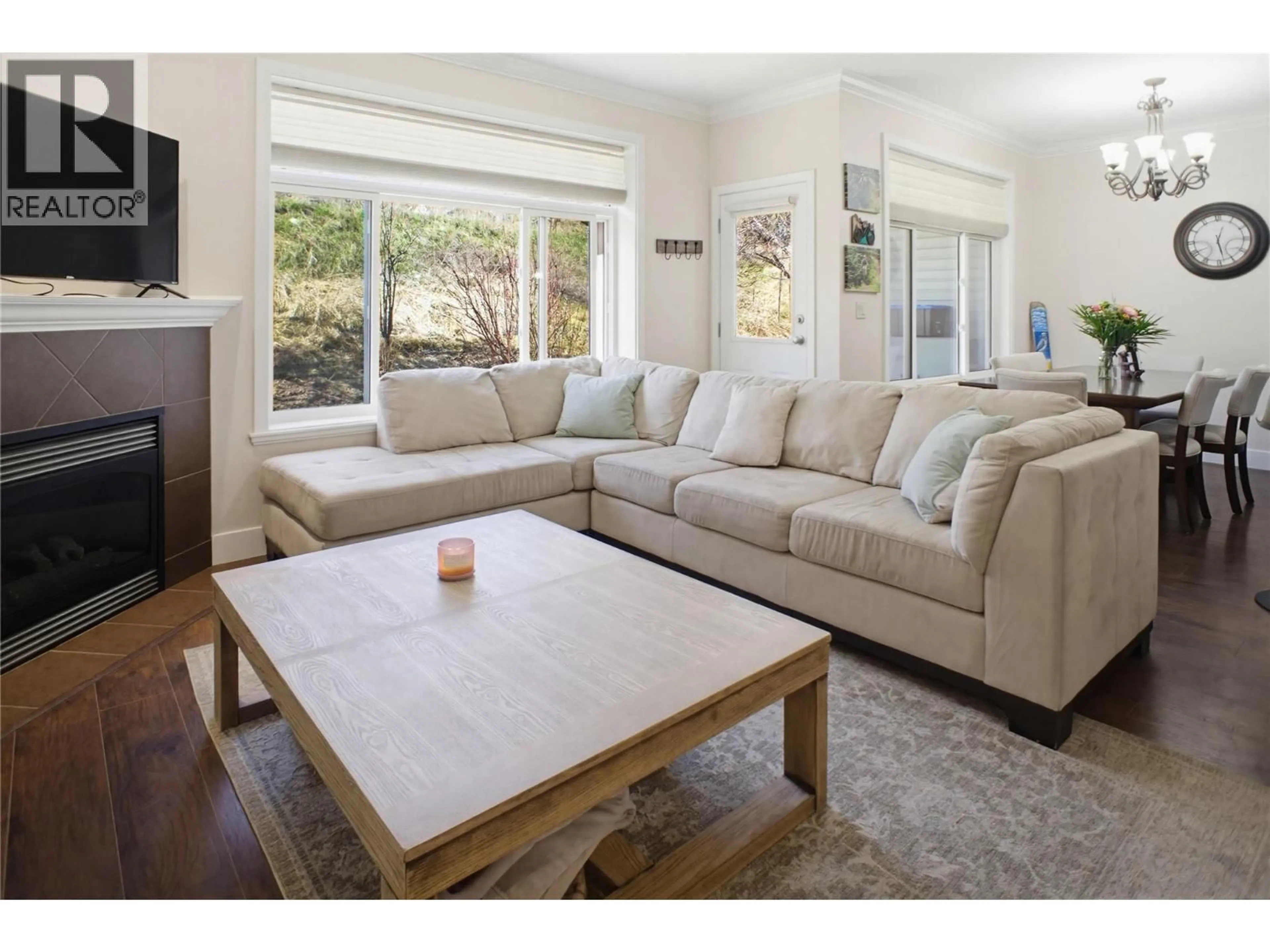 Living room with furniture, unknown for 6 - 2046 ROBSON PLACE, Kamloops British Columbia V2E0A5