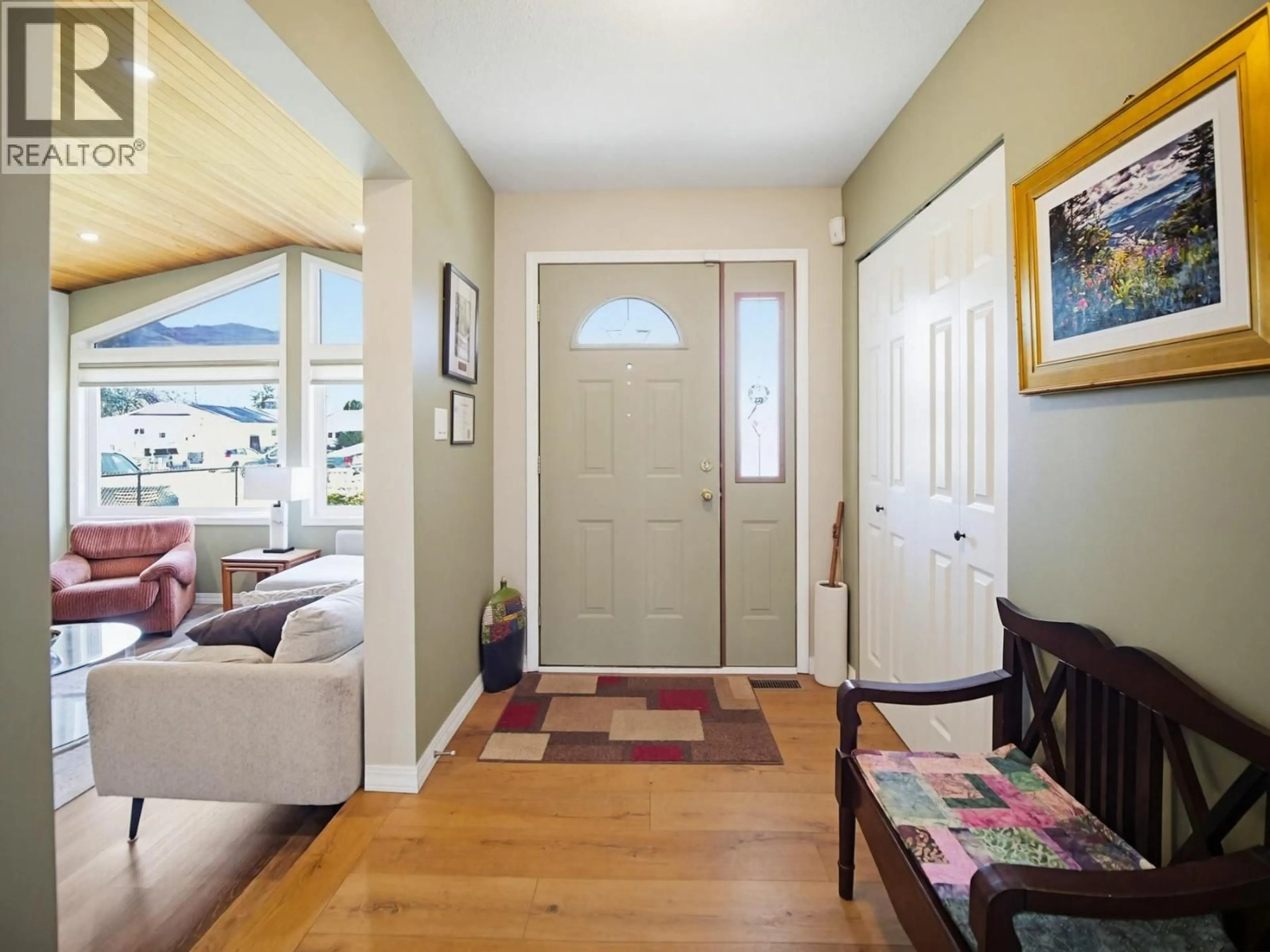 Indoor entryway for 334 CHILCO AVENUE, Kamloops British Columbia V2H1L9