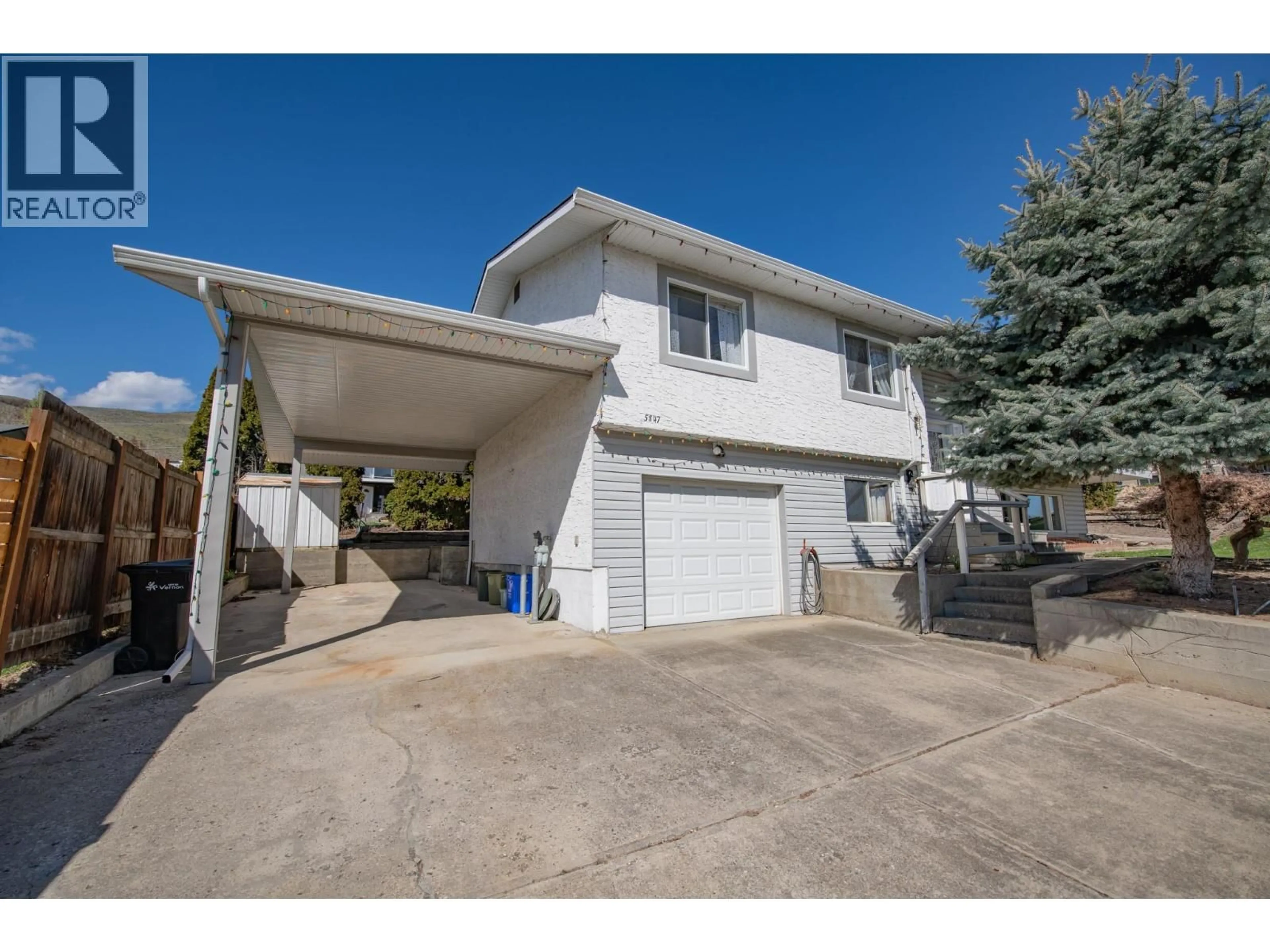 Indoor garage for 5847 FLEMISH PLACE, Vernon British Columbia V1H1B2