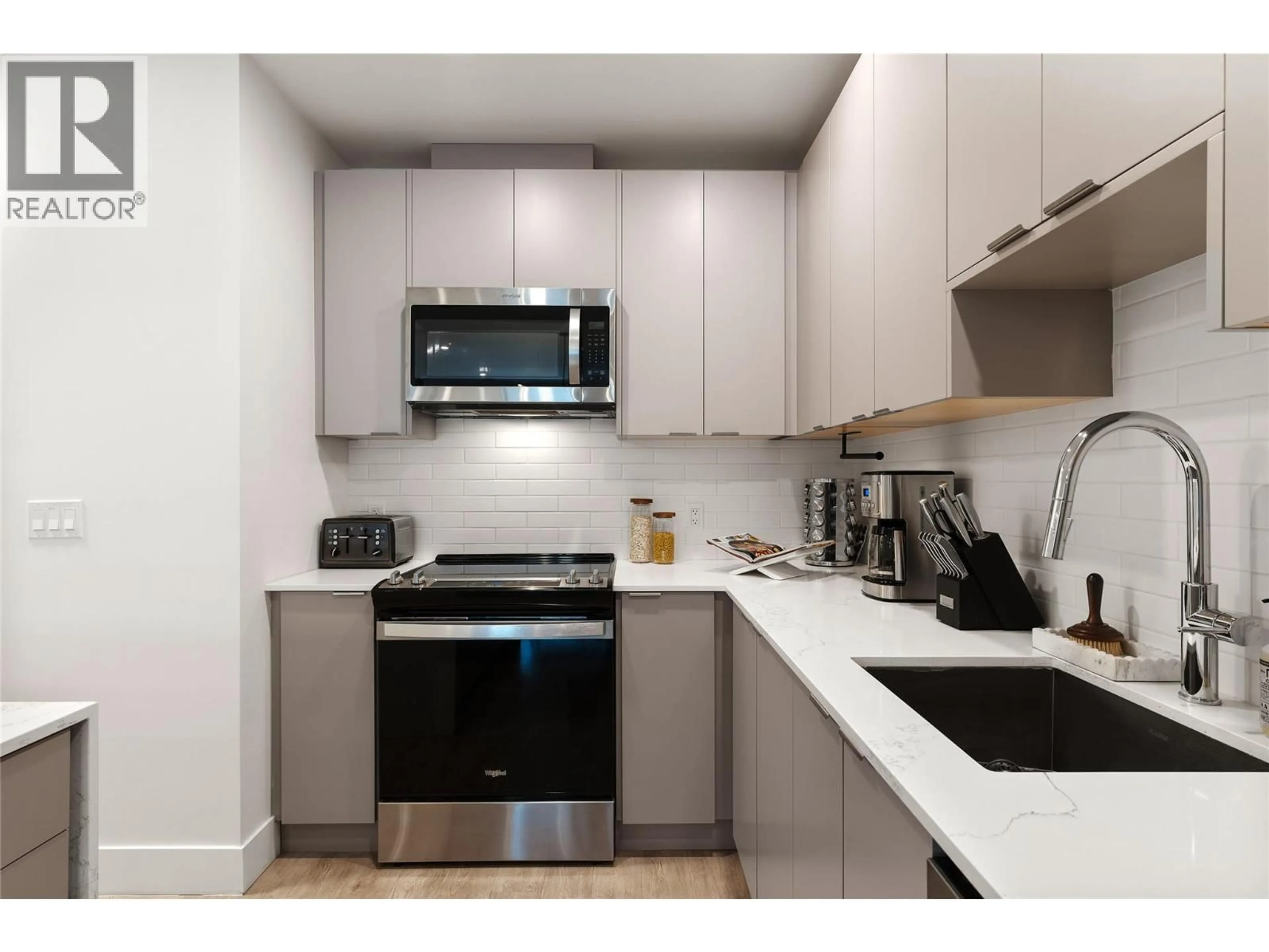 Standard kitchen, unknown for 4403 - 1701 COURSIER AVENUE, Revelstoke British Columbia V0E2S3