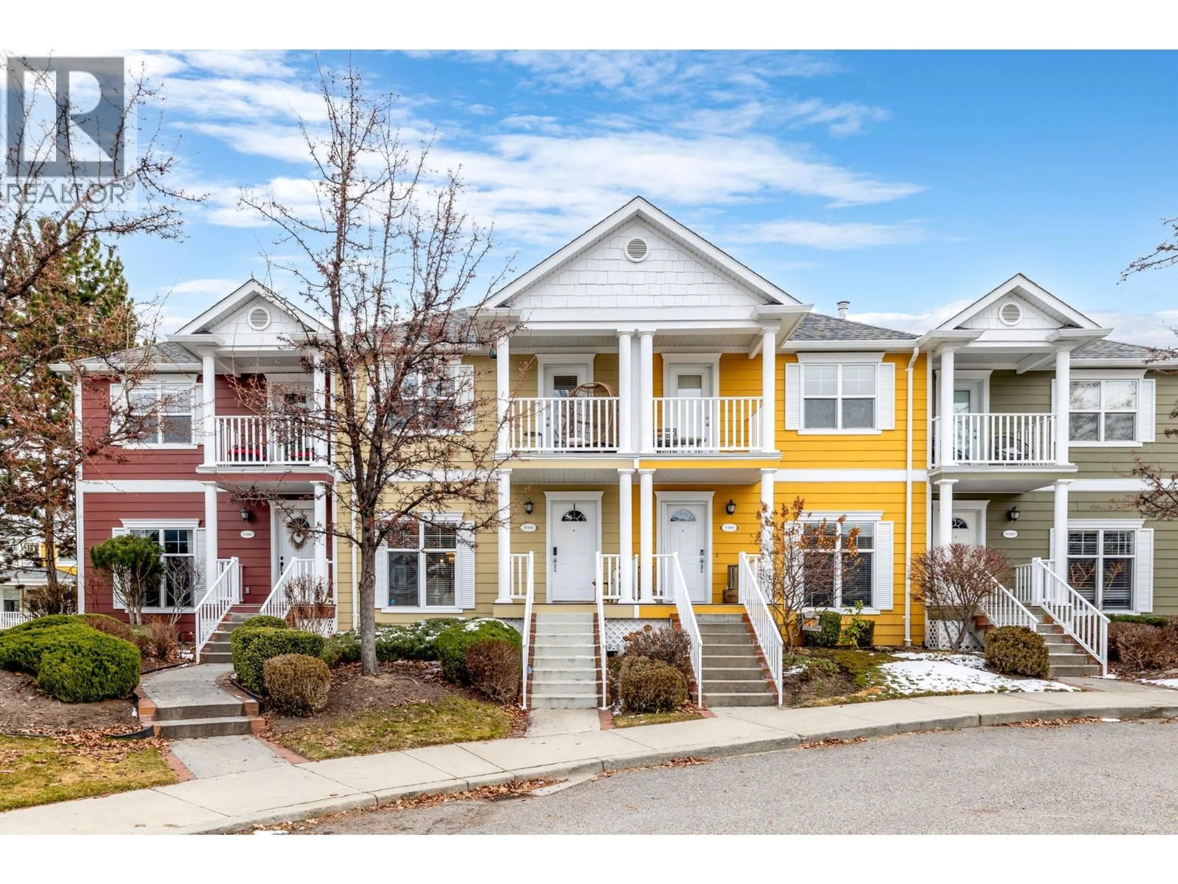 Home with vinyl exterior material, street for 6 - 380 PROVIDENCE AVENUE, Kelowna British Columbia V1W4Z6