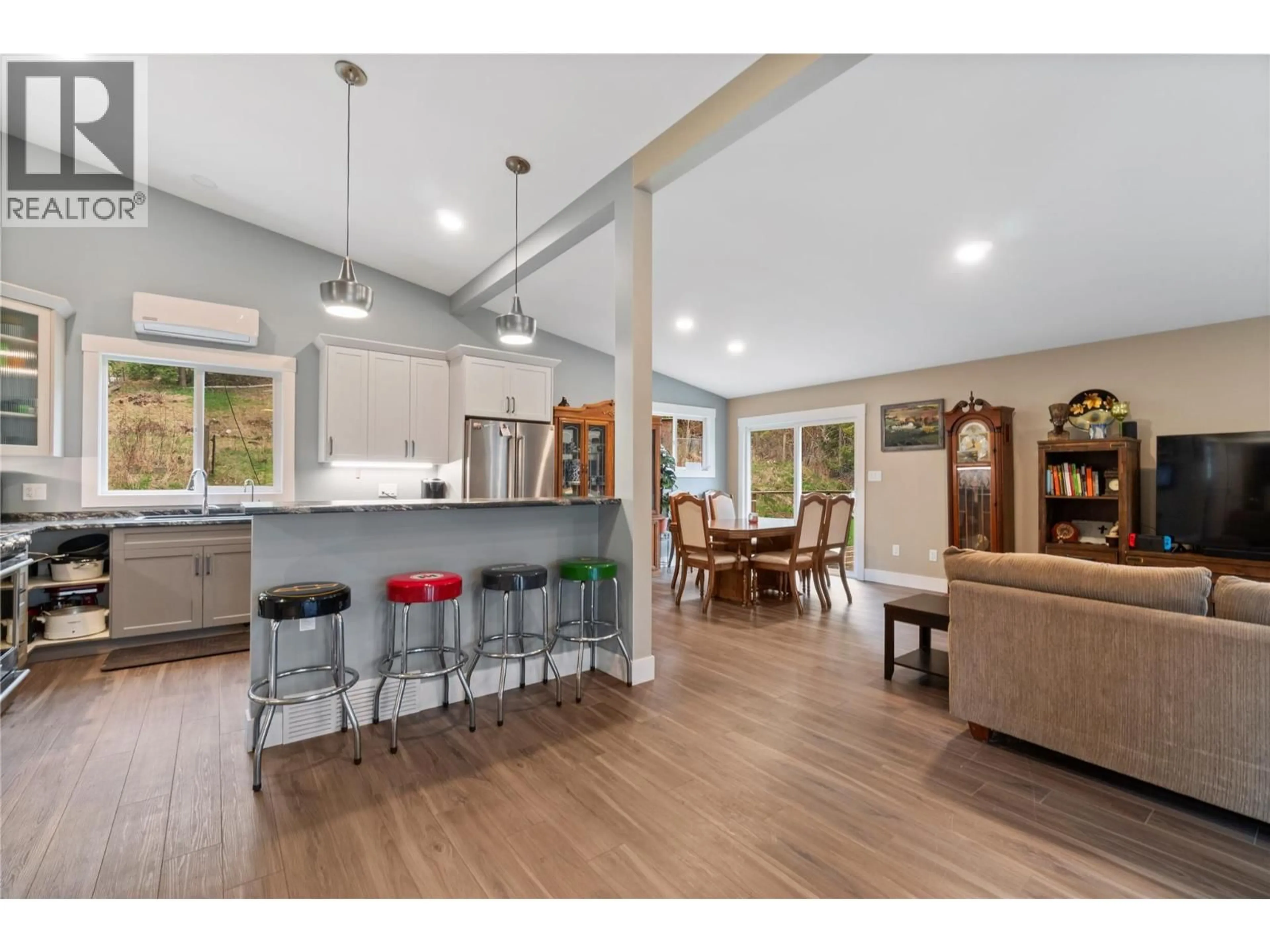 Open concept kitchen, unknown for 719 ABBINGTON LANE, Tappen British Columbia V0E2X3