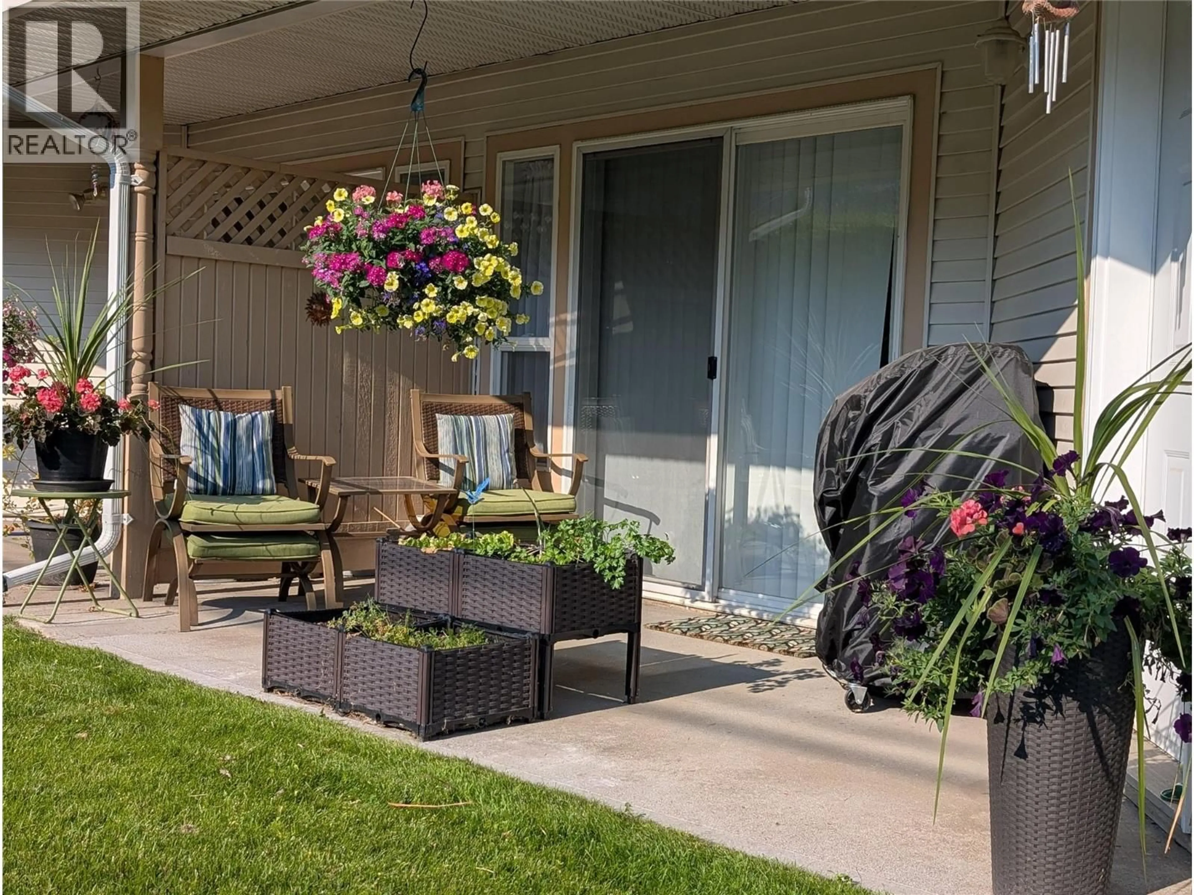 Patio, street for 2 - 807 RAILWAY AVENUE, Ashcroft British Columbia V0K1A0