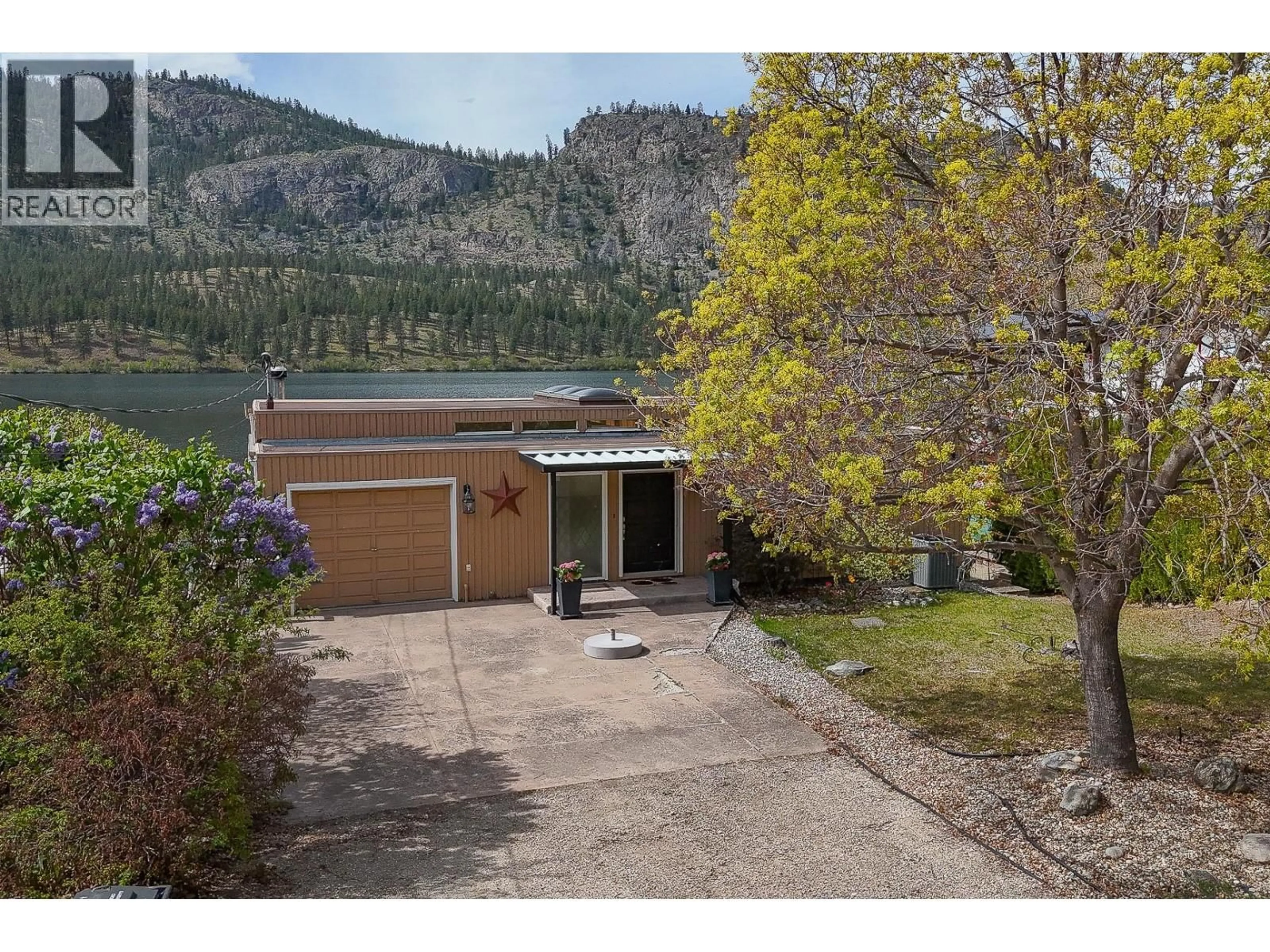 A pic from outside/outdoor area/front of a property/back of a property/a pic from drone, water/lake/river/ocean view for 3120 VASEUX LAKE CRESCENT, Okanagan Falls British Columbia V0H1R2