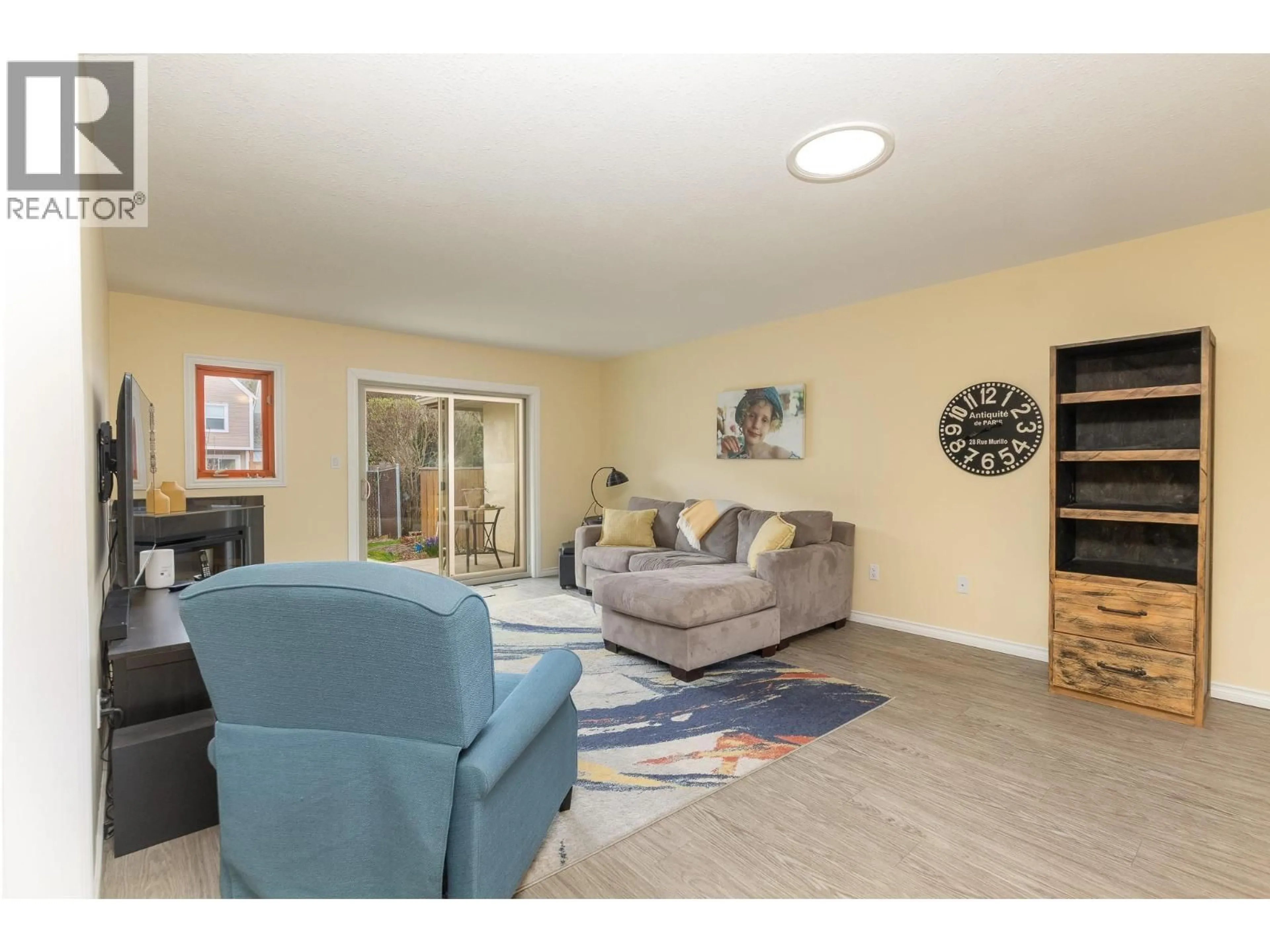 Living room with furniture, unknown for 11 - 151 8 AVENUE SOUTHWEST, Salmon Arm British Columbia V1E1B9