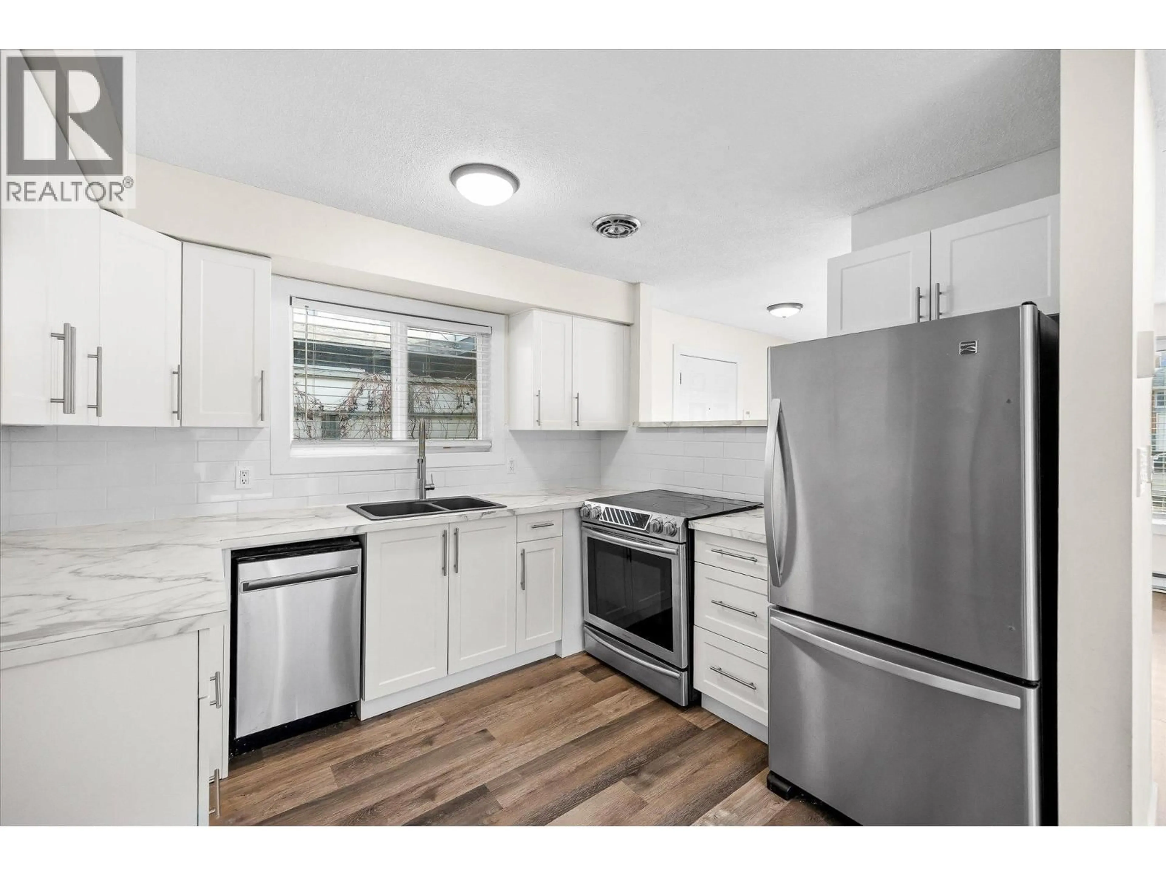 Standard kitchen, unknown for 740 RAYMER AVENUE, Kelowna British Columbia V1Y4Z8