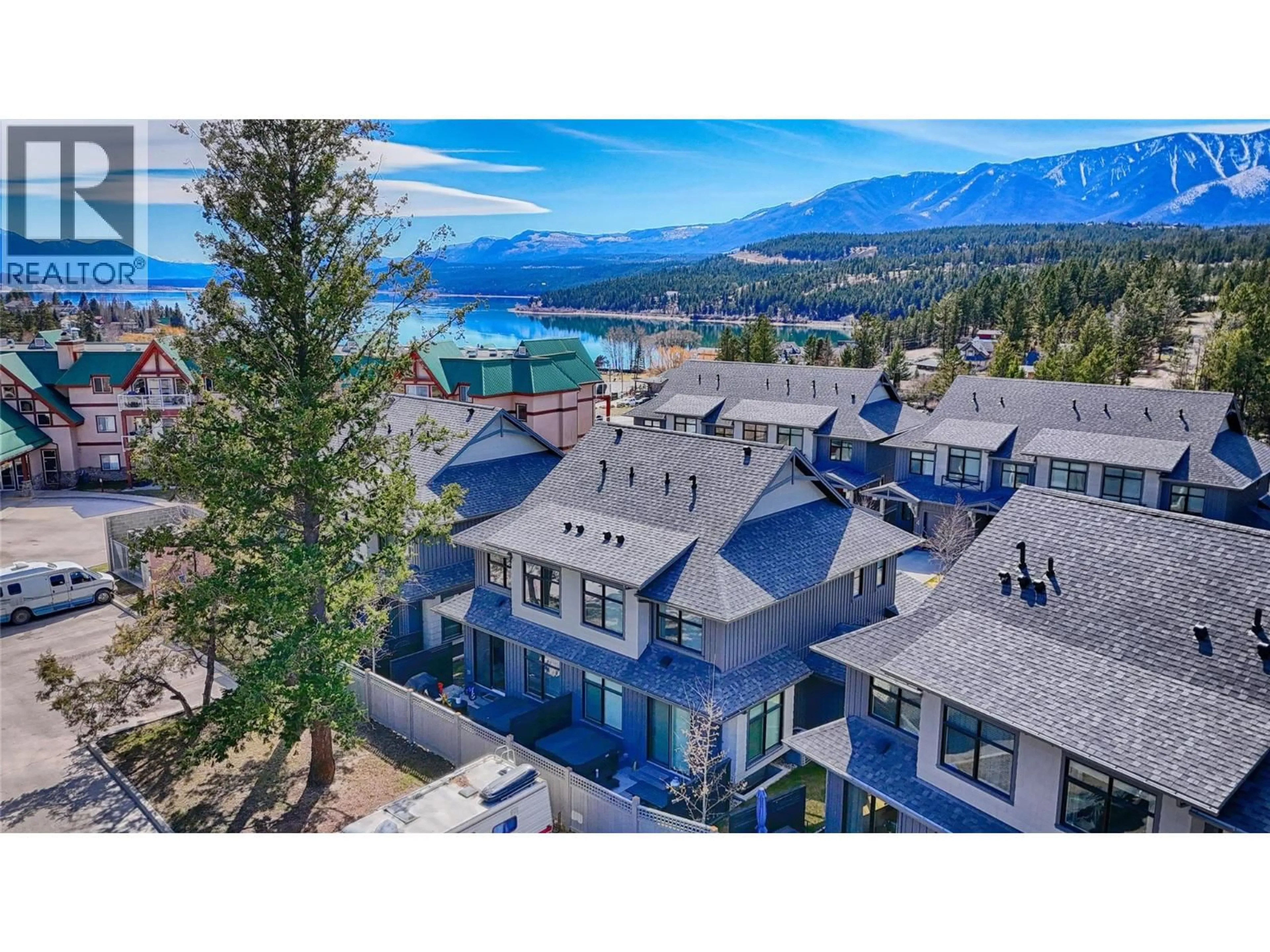 A pic from outside/outdoor area/front of a property/back of a property/a pic from drone, mountain view for 12 - 703 15A CRESCENT, Invermere British Columbia V0A1K4