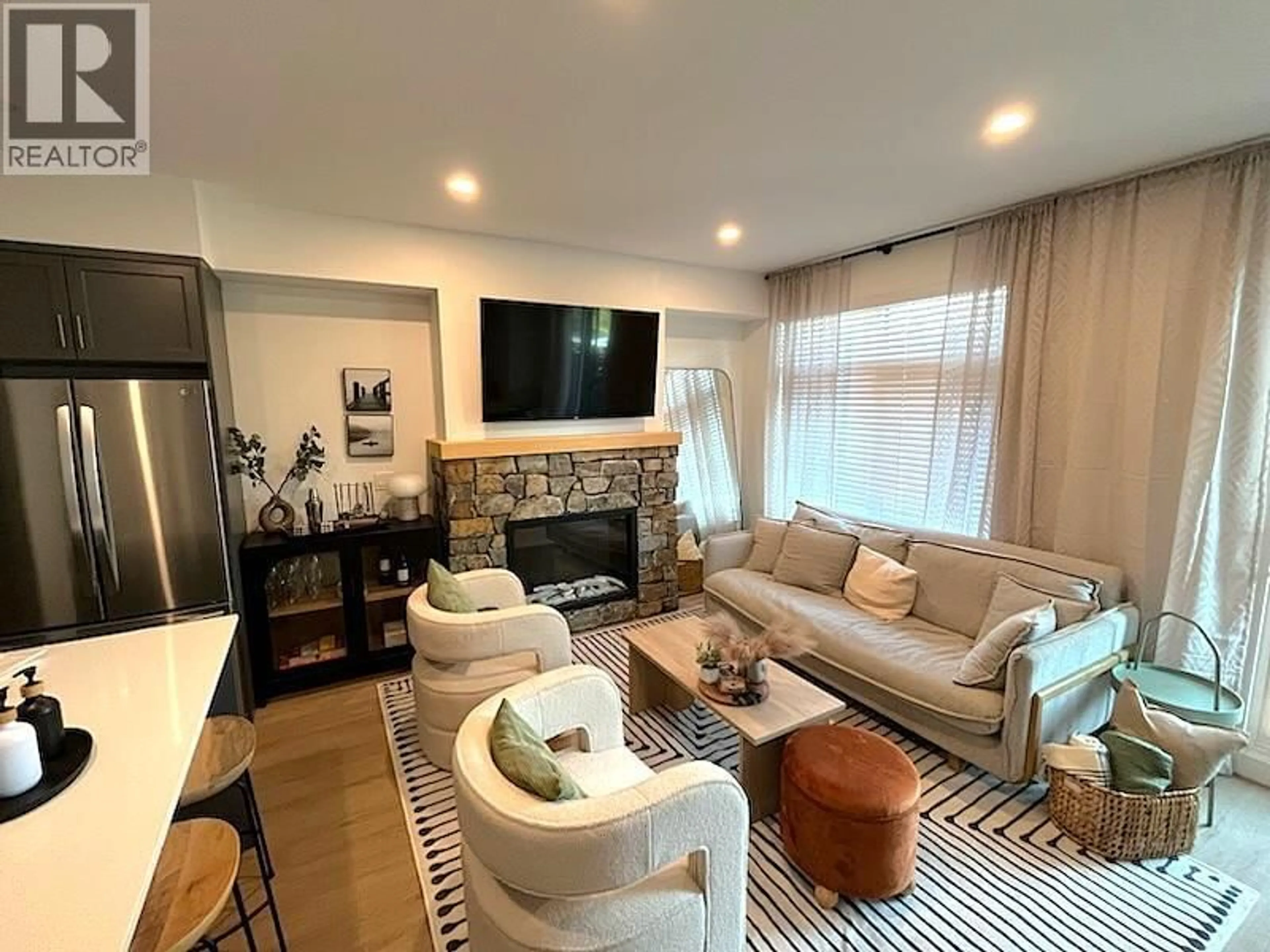 Living room with furniture, unknown for 12 - 703 15A CRESCENT, Invermere British Columbia V0A1K4