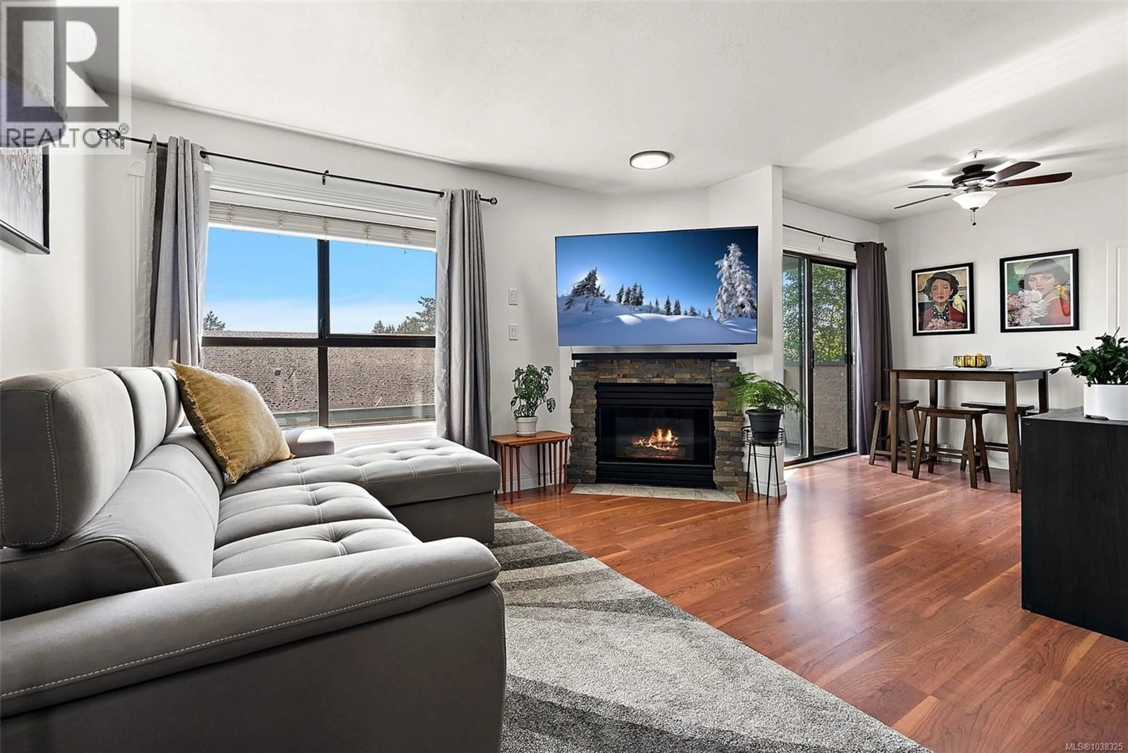 Living room with furniture, unknown for 306 - 7 GORGE ROAD WEST, Saanich British Columbia V9A1L9