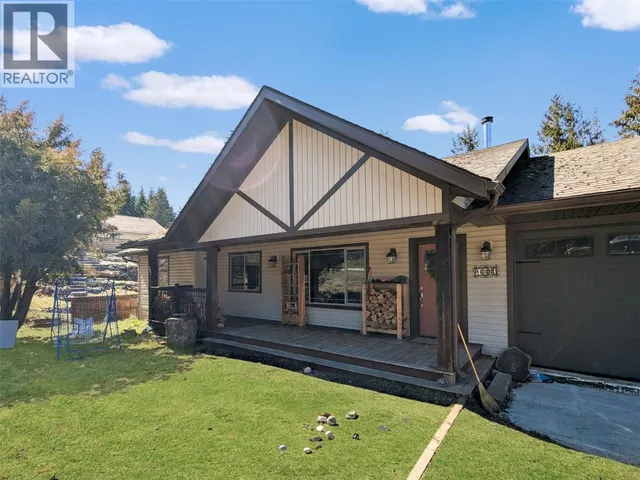 1007 HAROLD STREET, Slocan 2